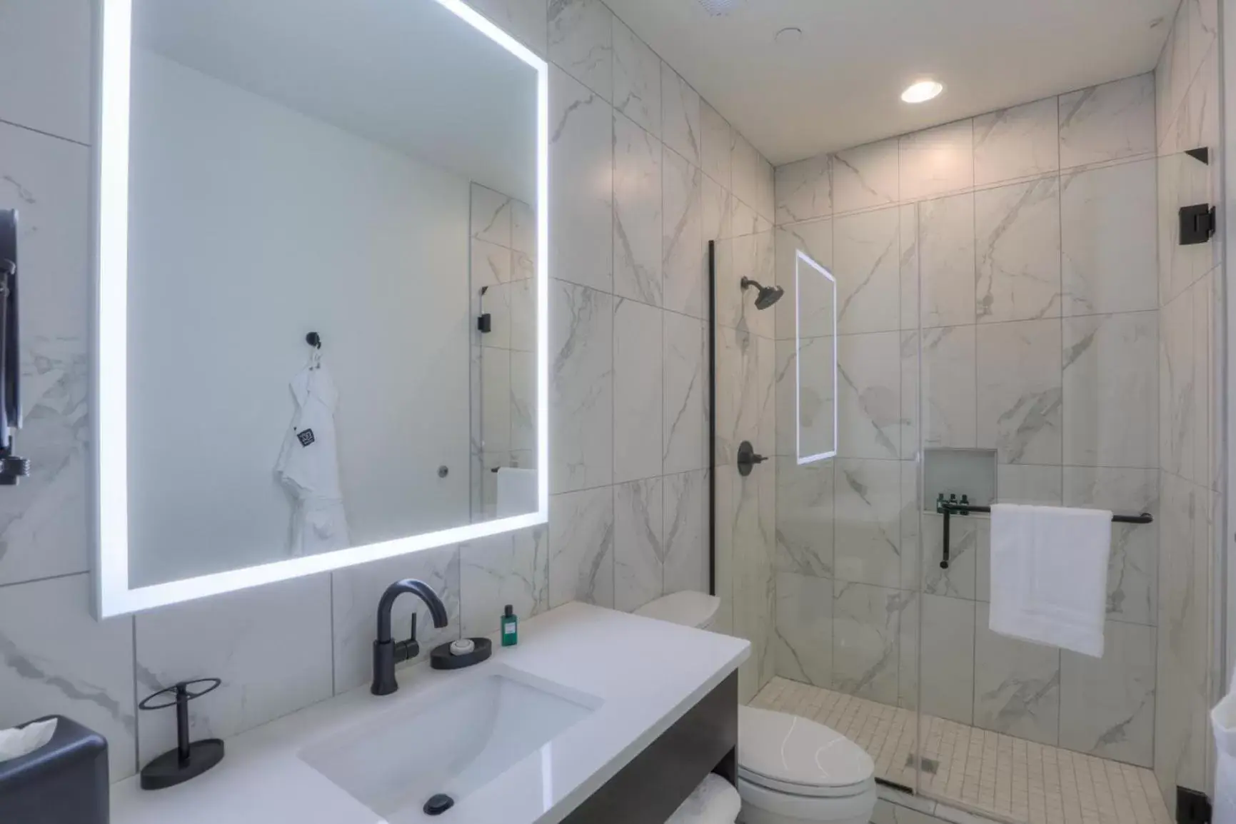 Shower, Bathroom in Studio 154 Luxury Hotel