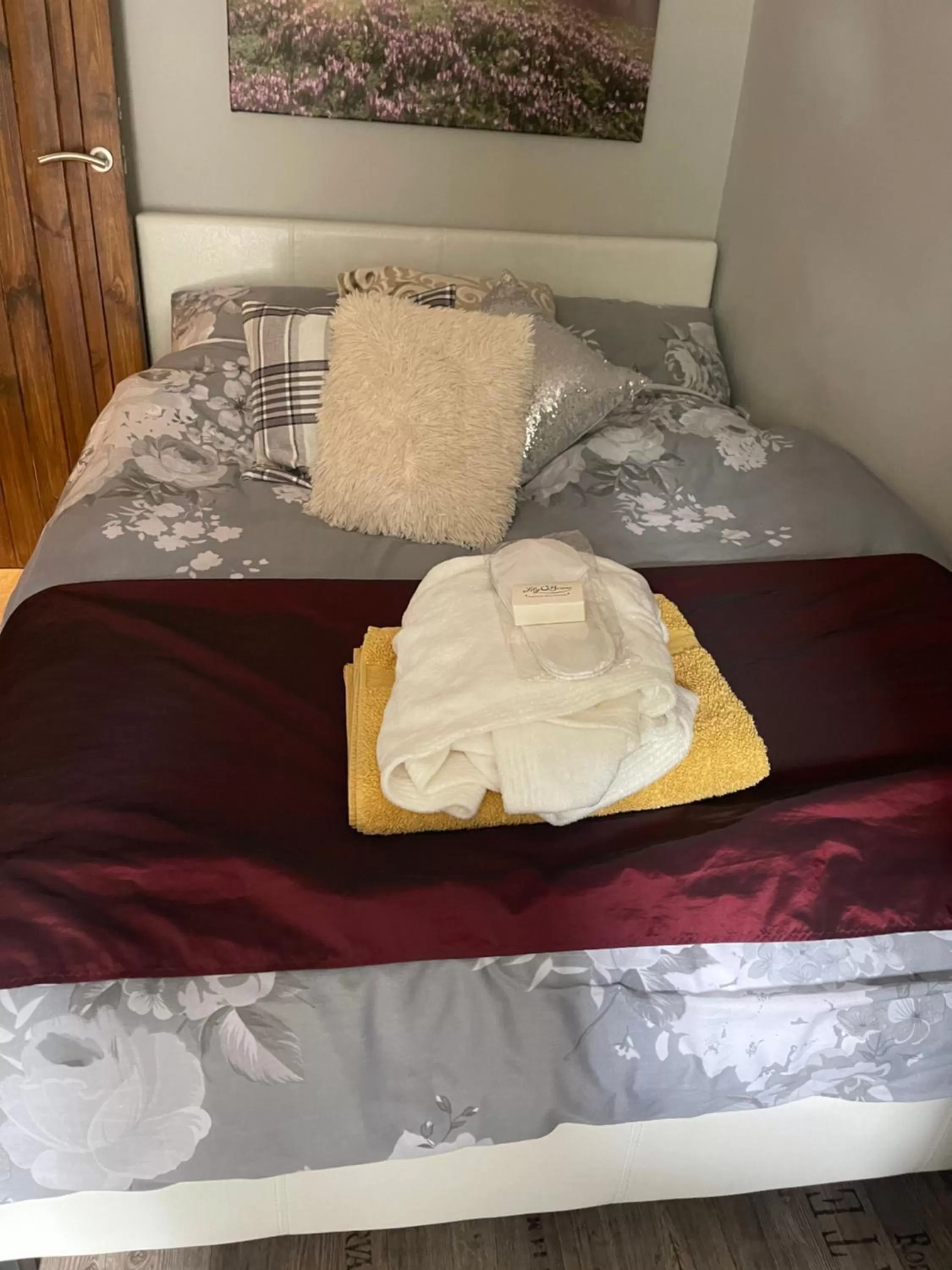 Bed in South Lodge House