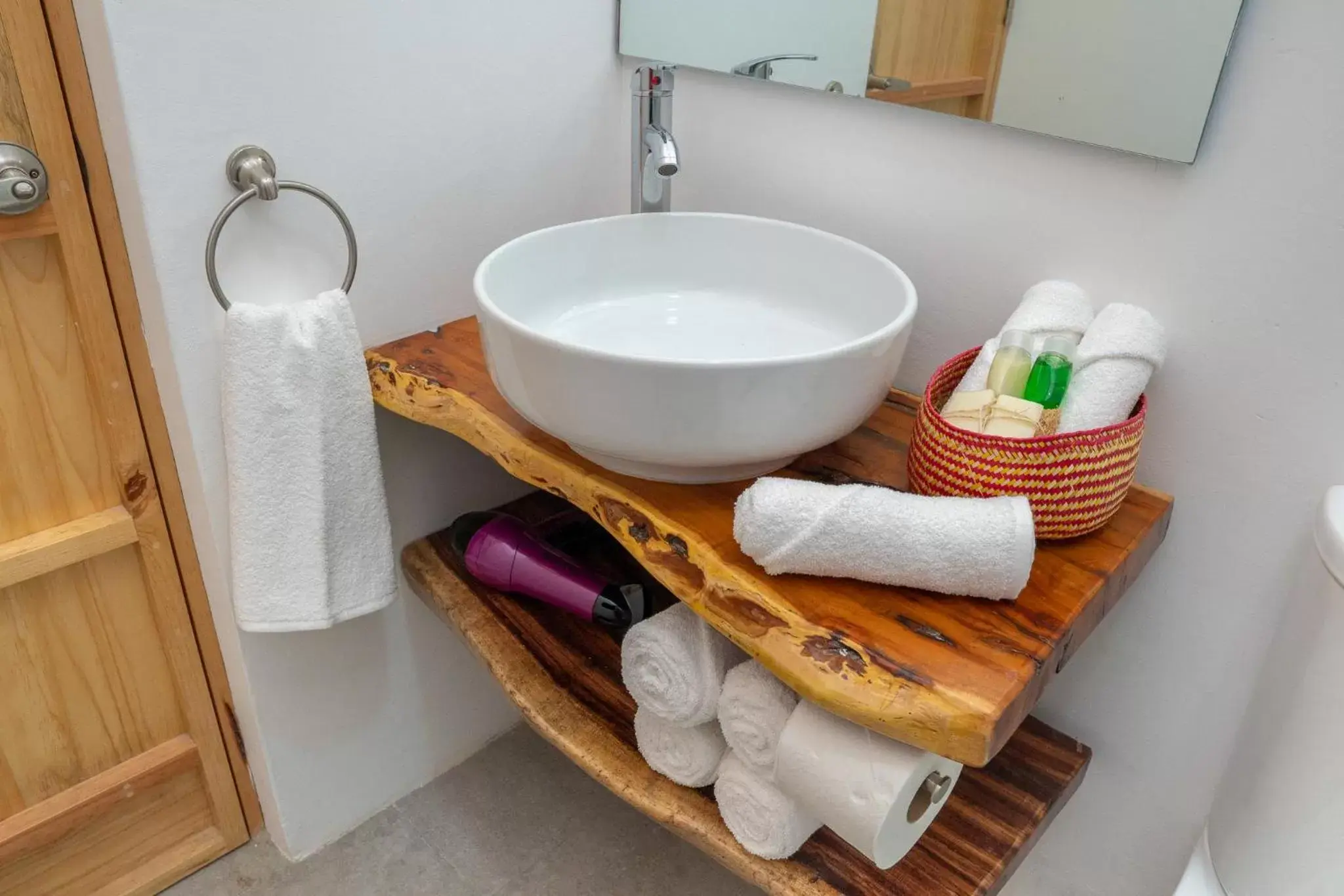 Bathroom in Santa Cecilia Hotel