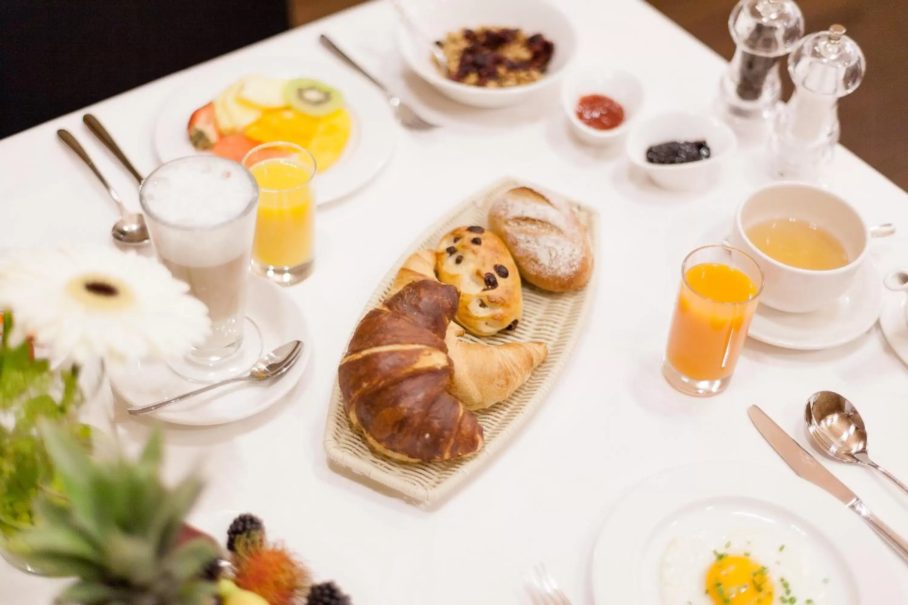 Buffet breakfast, Breakfast in Hotel Basel - Da wohnen, wo Basel lebt!
