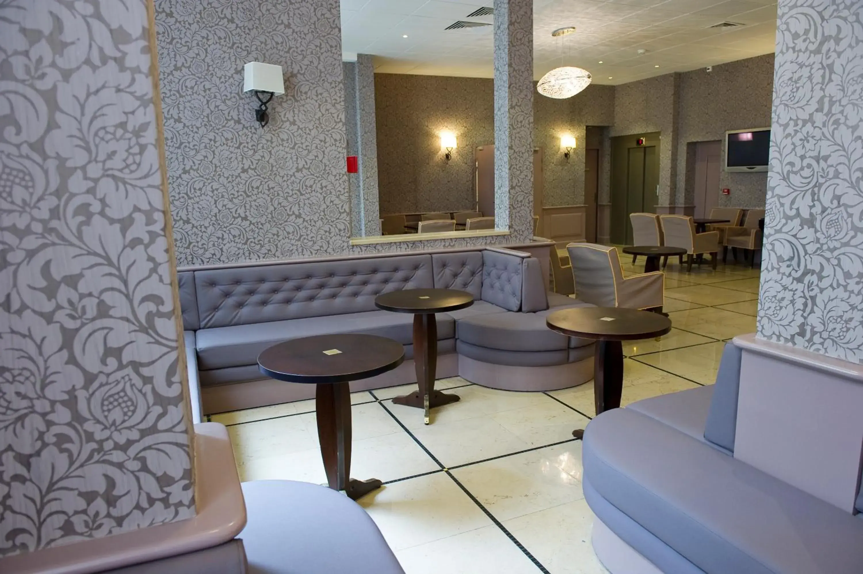 Communal lounge/ TV room, Seating Area in Inter Hotel Astoria-Vatican