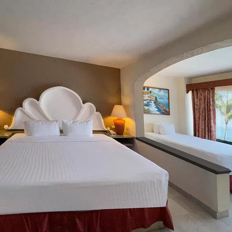 Bedroom, Bed in The Palms Resort of Mazatlan