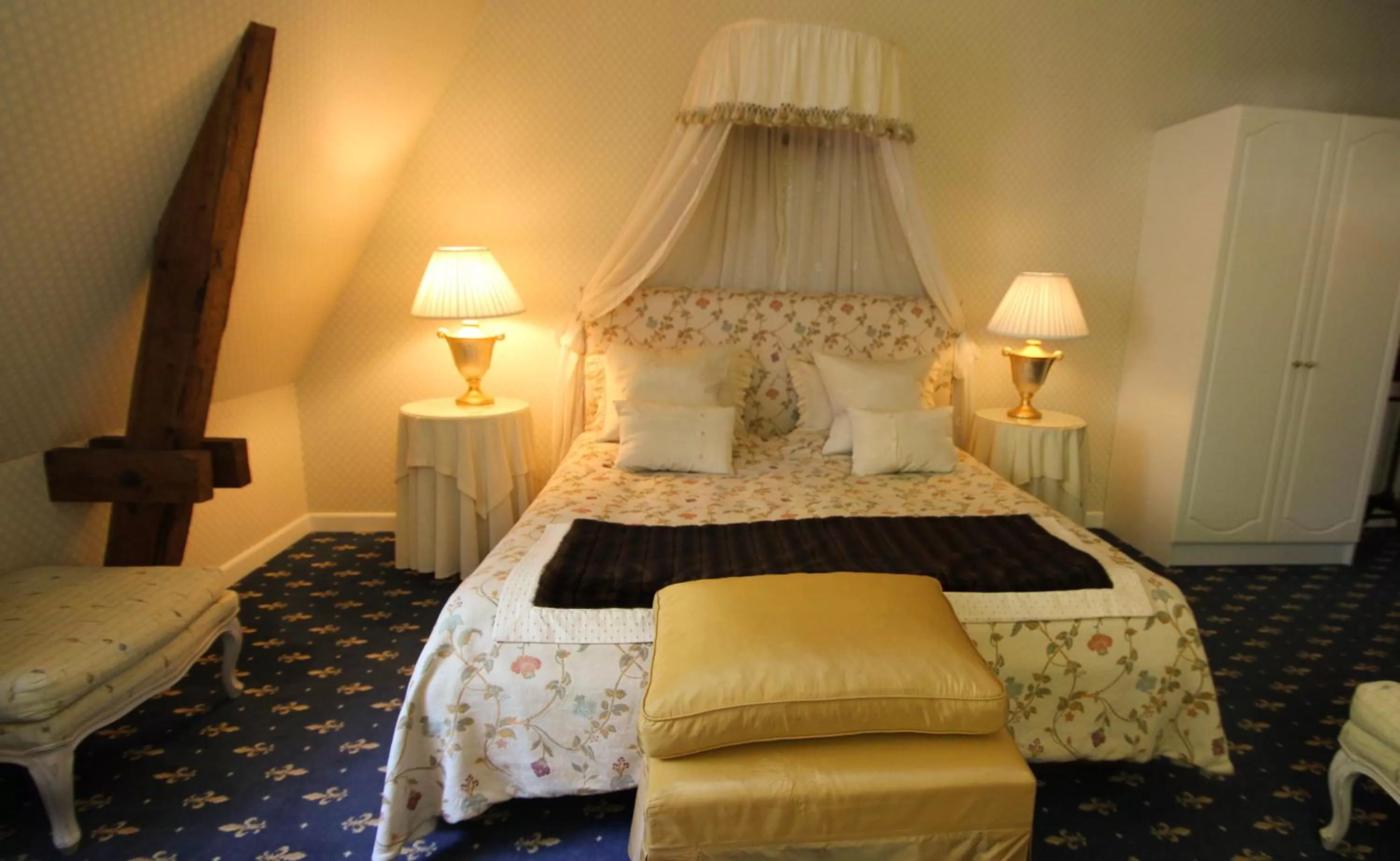 Bed in Sophiendal Manor