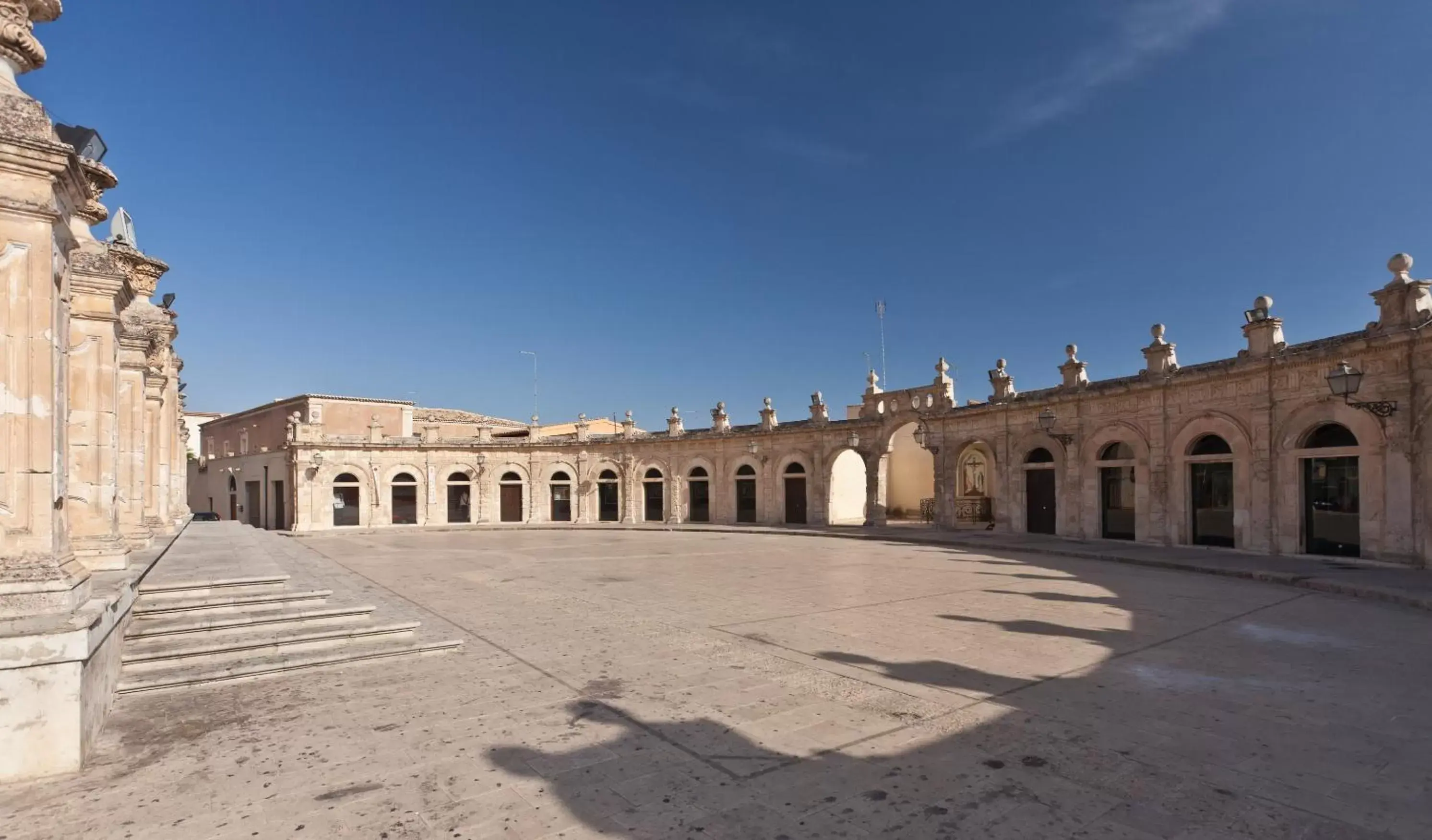 On site, Property Building in Palazzo Gambuzza