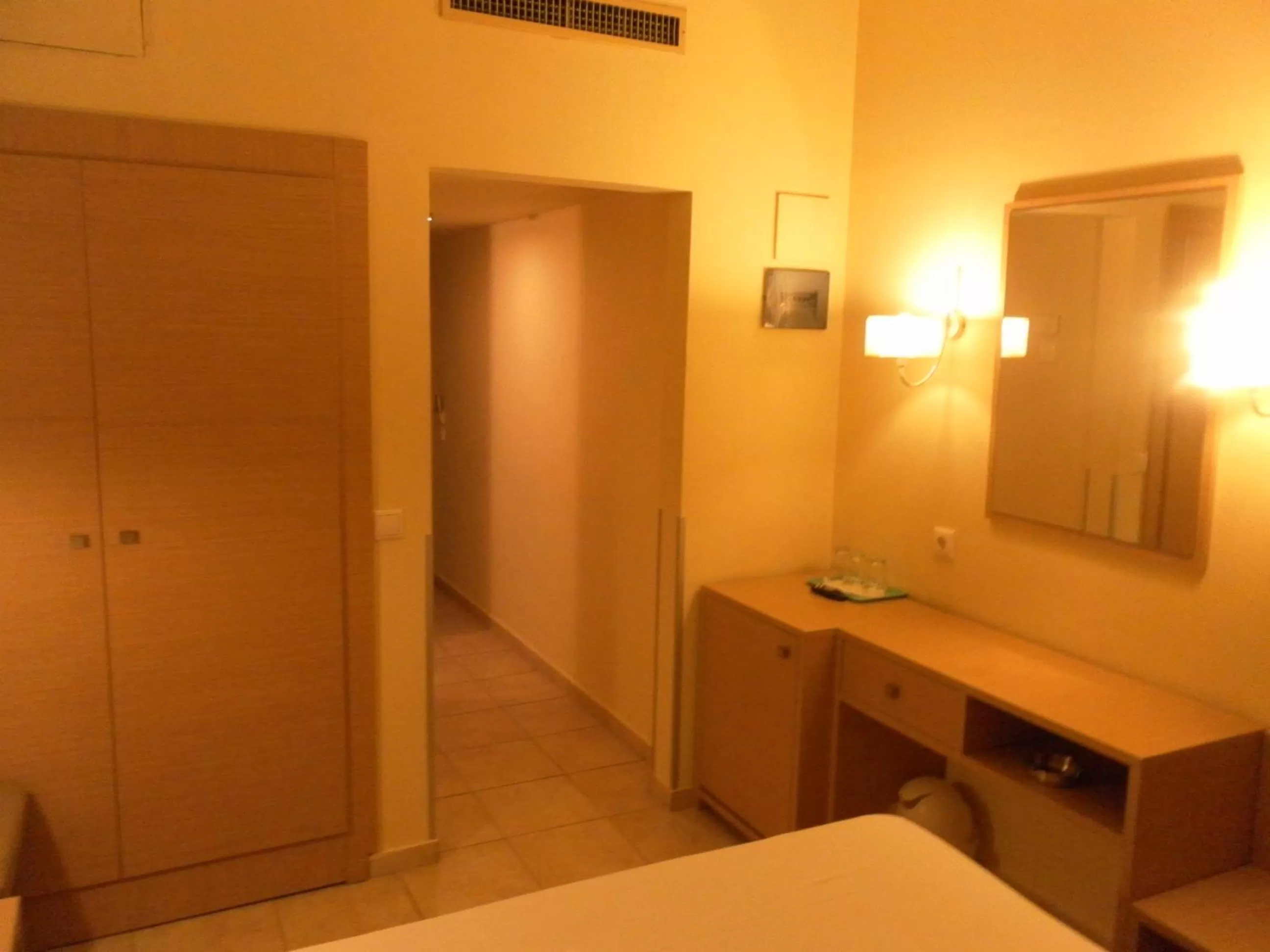 Bedroom, Bathroom in Esperia