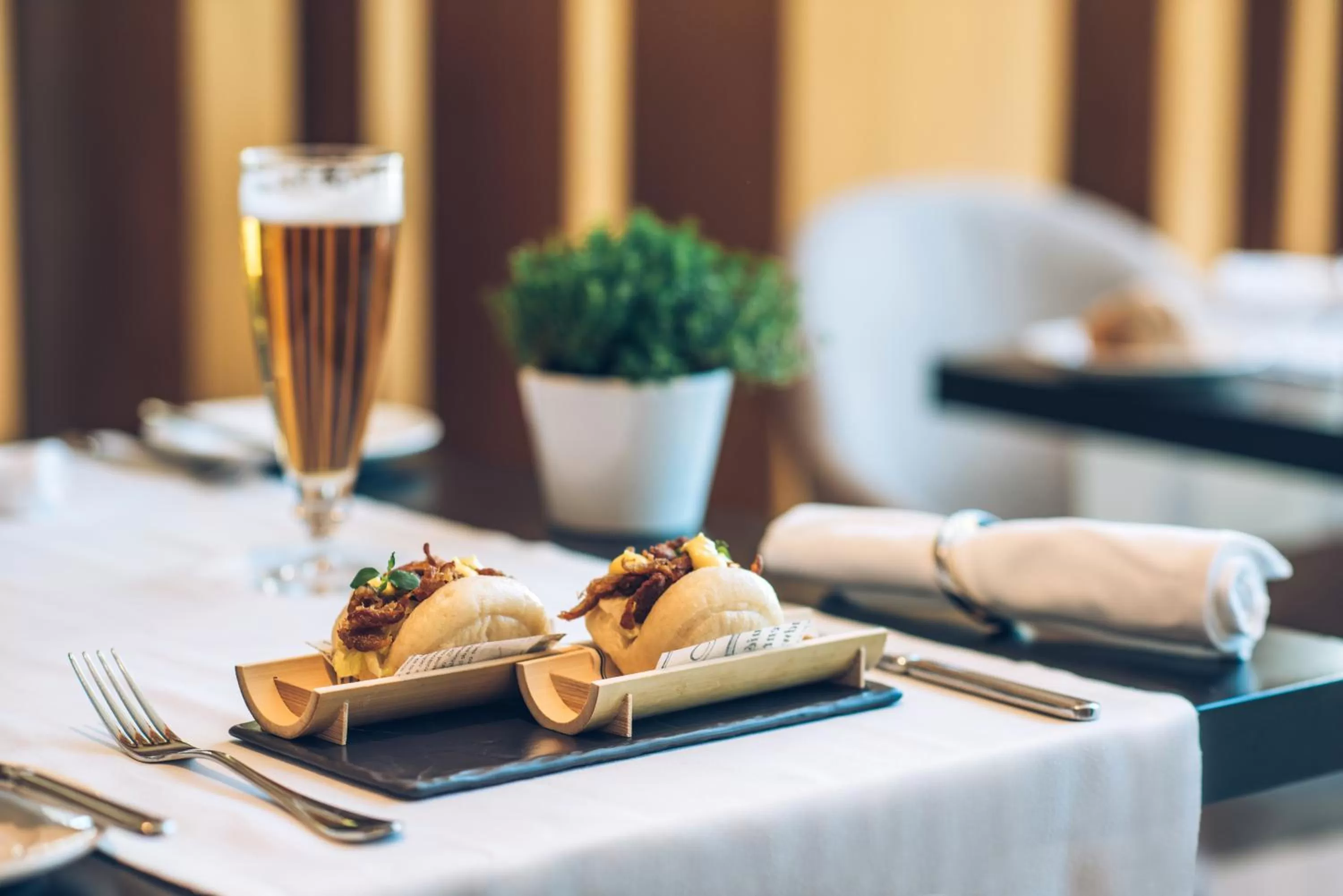 Food and drinks, Bed in Iberostar Selection Lisboa