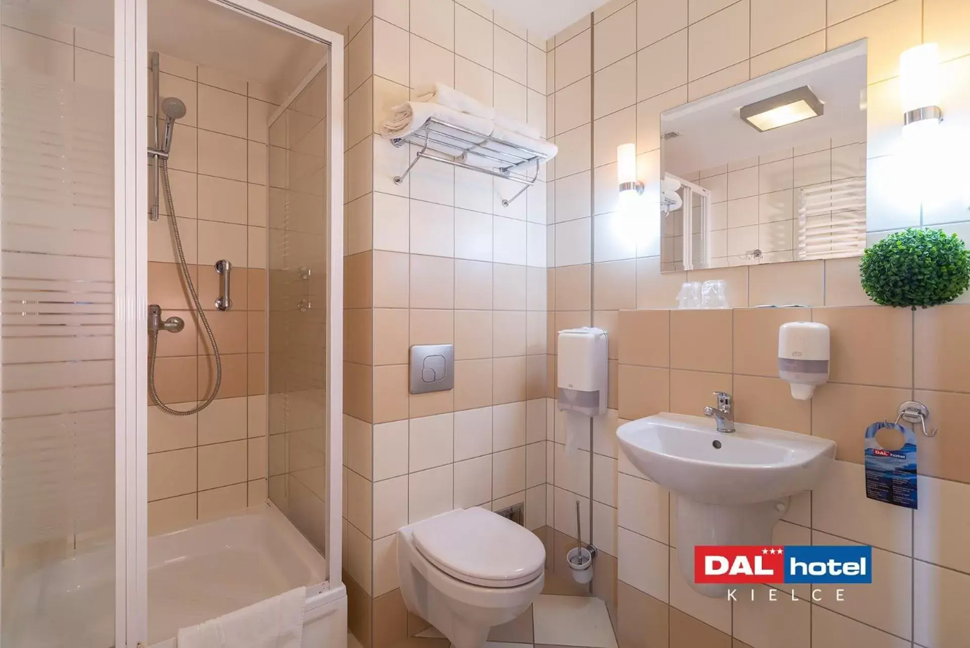 Shower, Bathroom in Hotel Dal Kielce