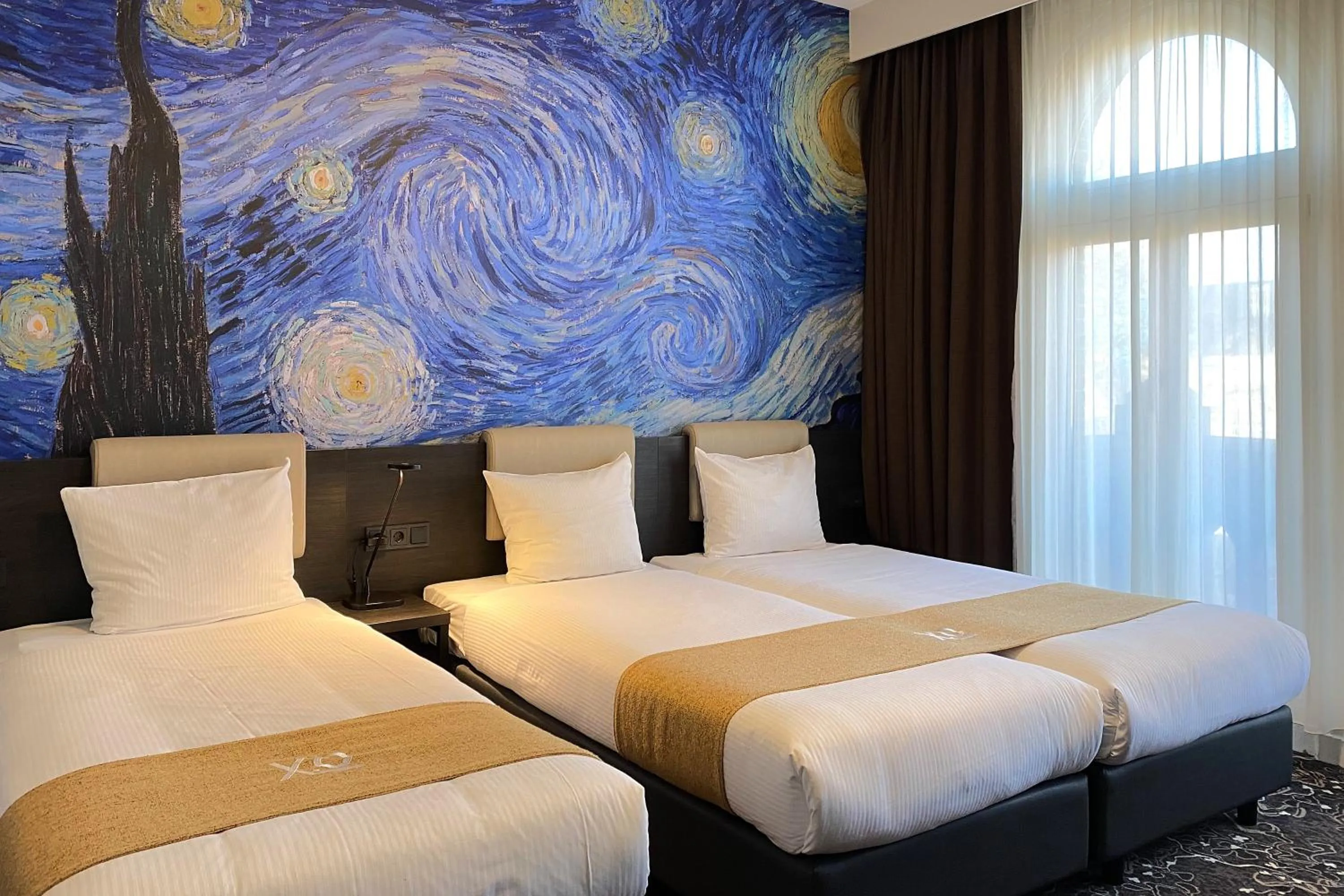 Bed in Hotel Van Gogh