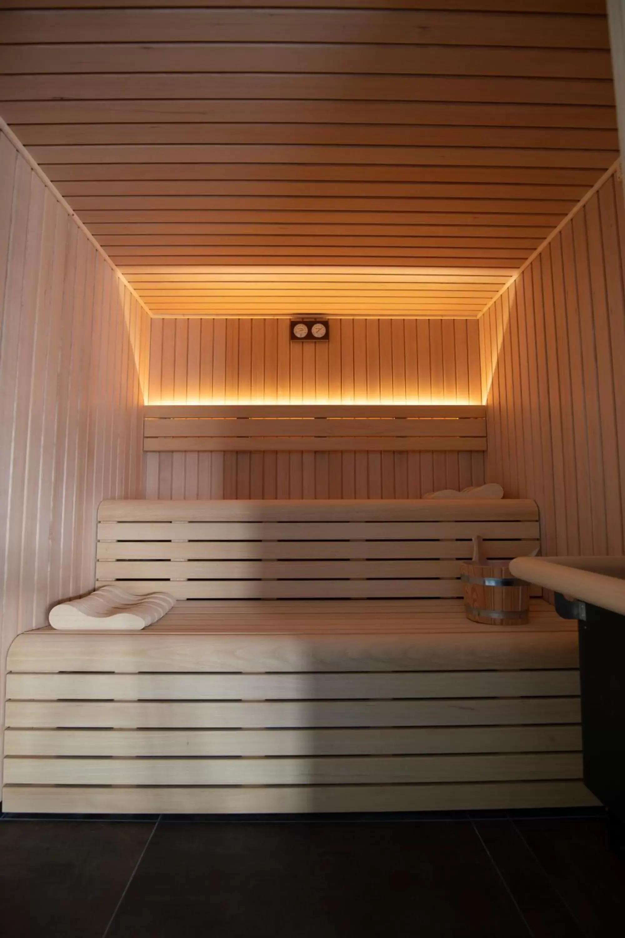 Sauna in The Originals City, Ax Hotel, La Châtaigneraie