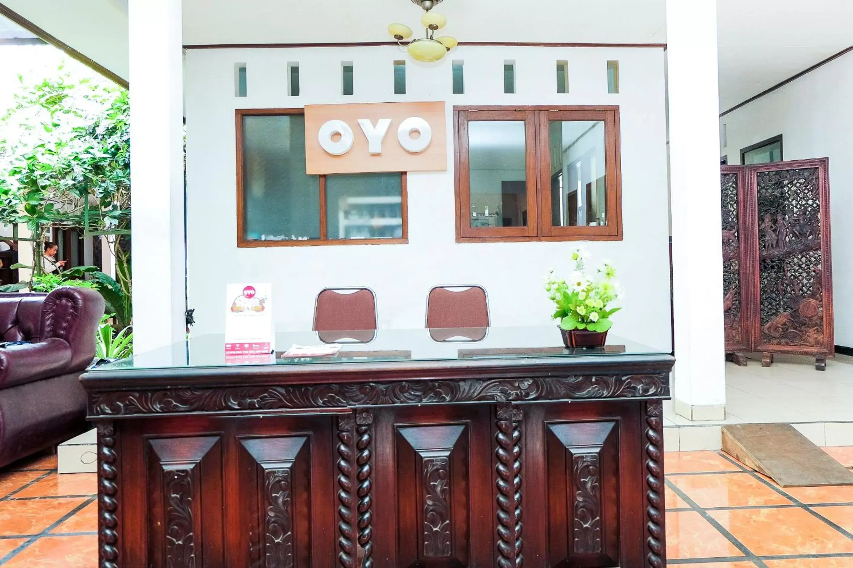 Lobby or reception in OYO 353 Loesje Guest House Syariah