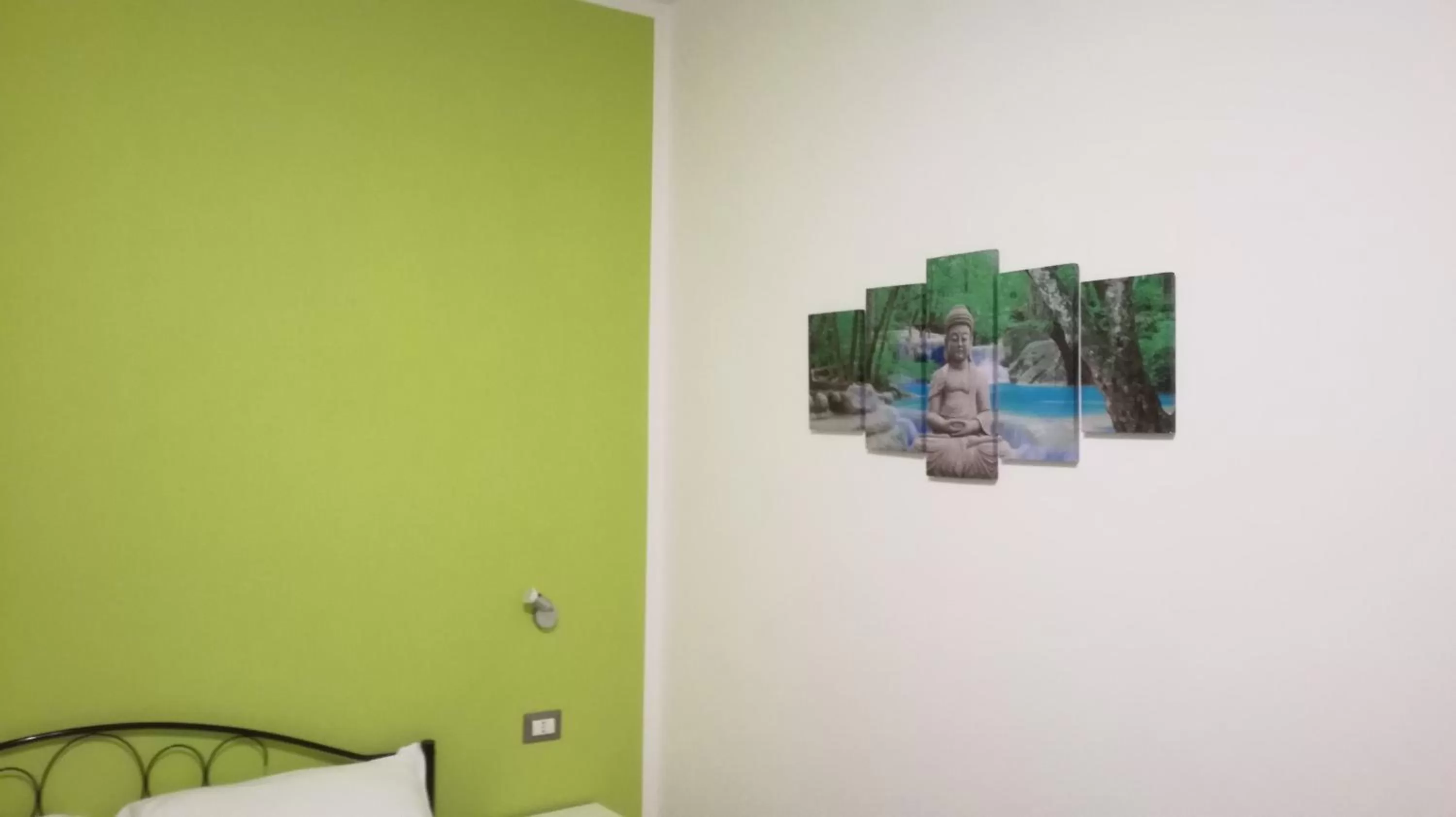 Decorative detail in Bonsai Bed & Breakfast