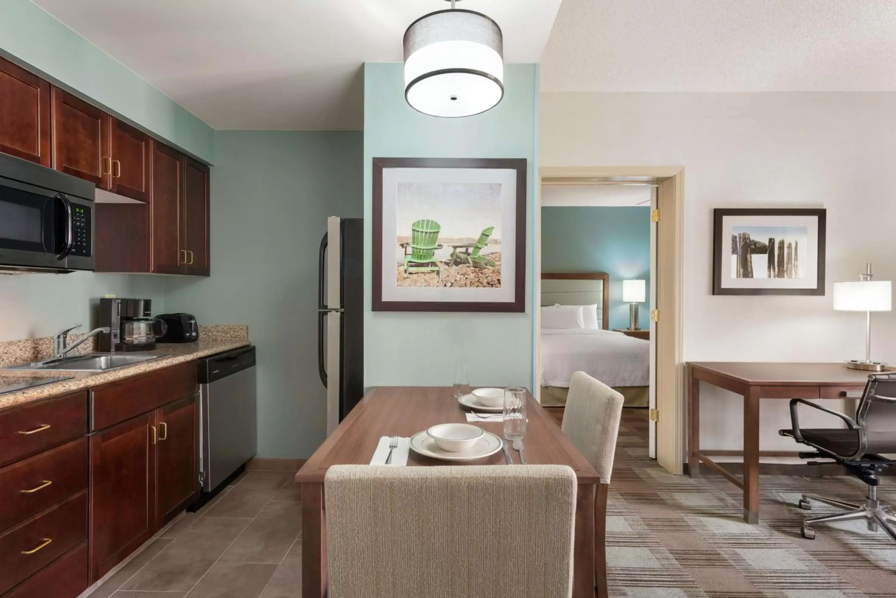 Kitchen or kitchenette, Dining Area in Homewood Suites by Hilton Charleston - Mount Pleasant