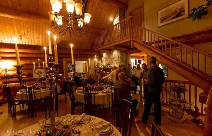 Lounge or bar, Restaurant/Places to Eat in Inn on the Lake - Whitehorse