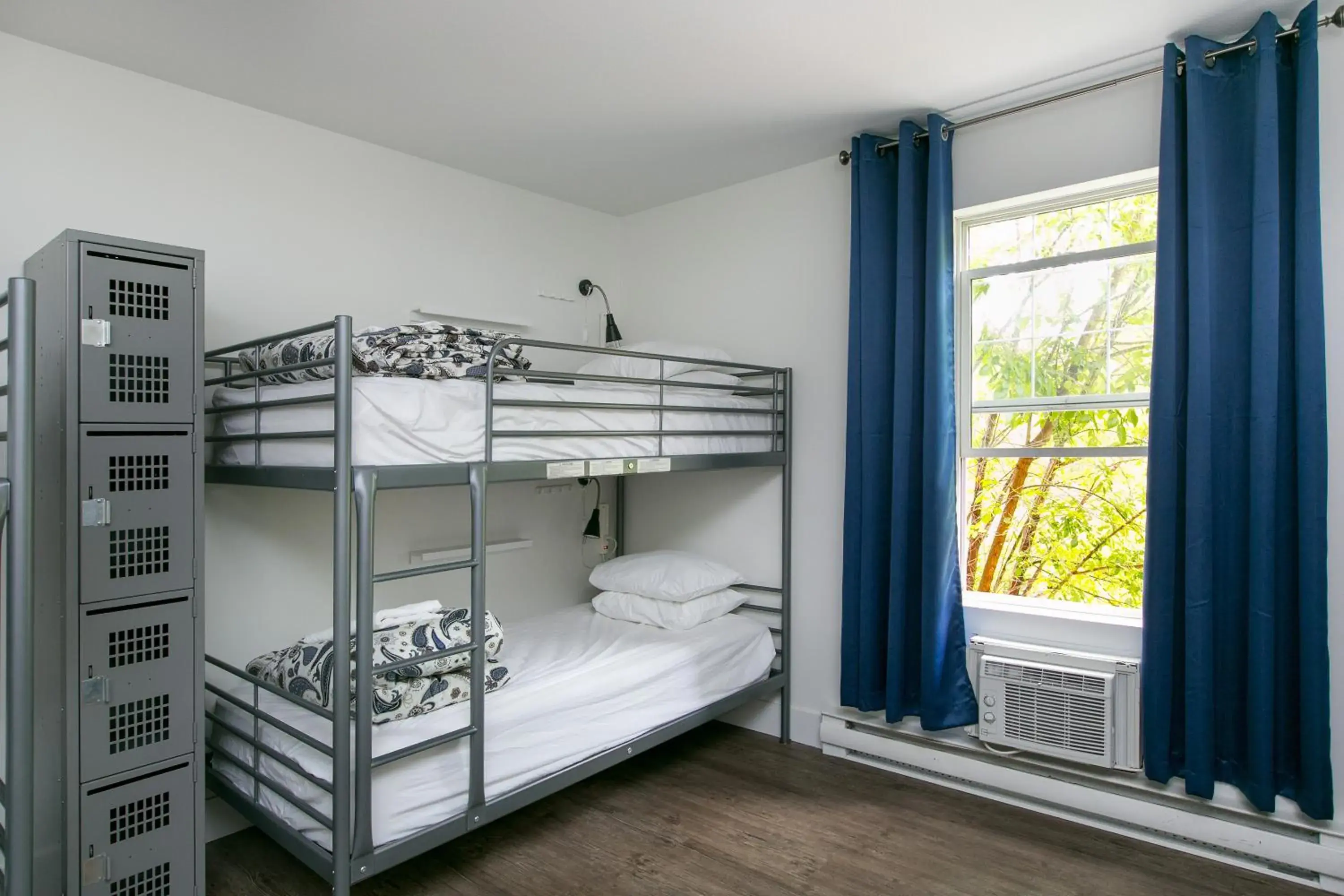 Bed in 6-Bed Mixed Dormitory Room in Samesun Kelowna