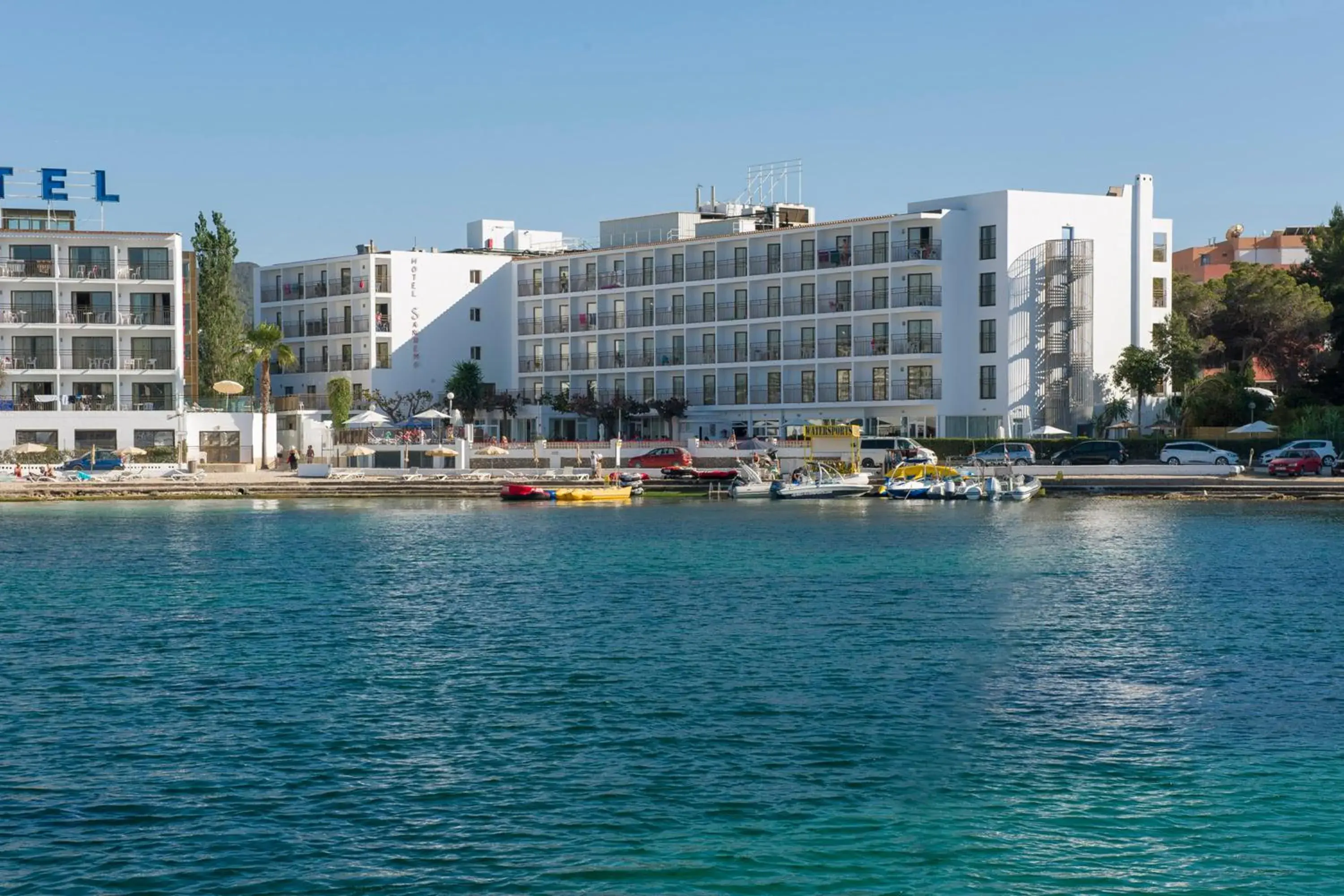 Property Building in Hotel Playasol San Remo