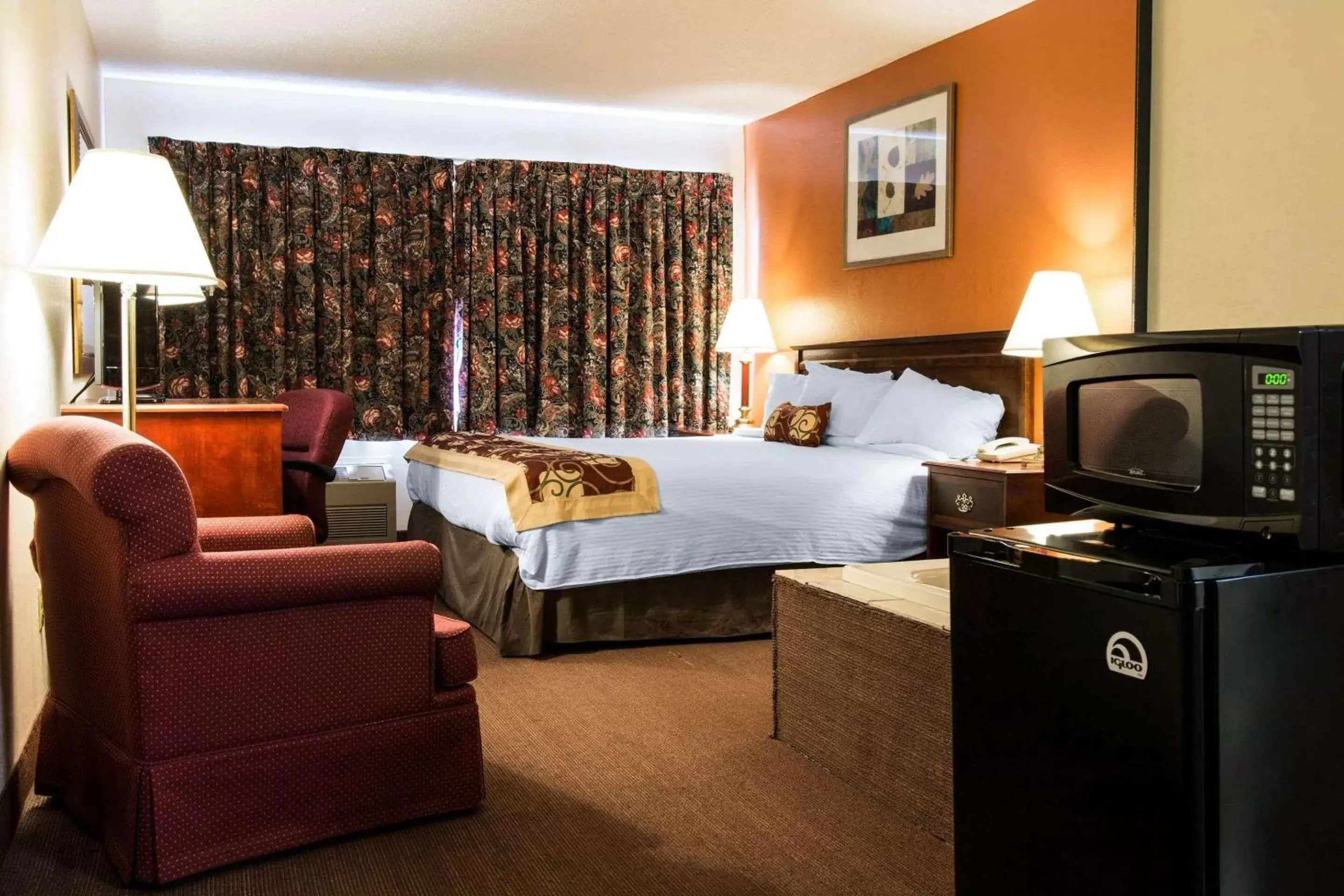 Photo of the whole room, Bed in Rodeway Inn Photo of the whole room, Bed in Rodeway Inn