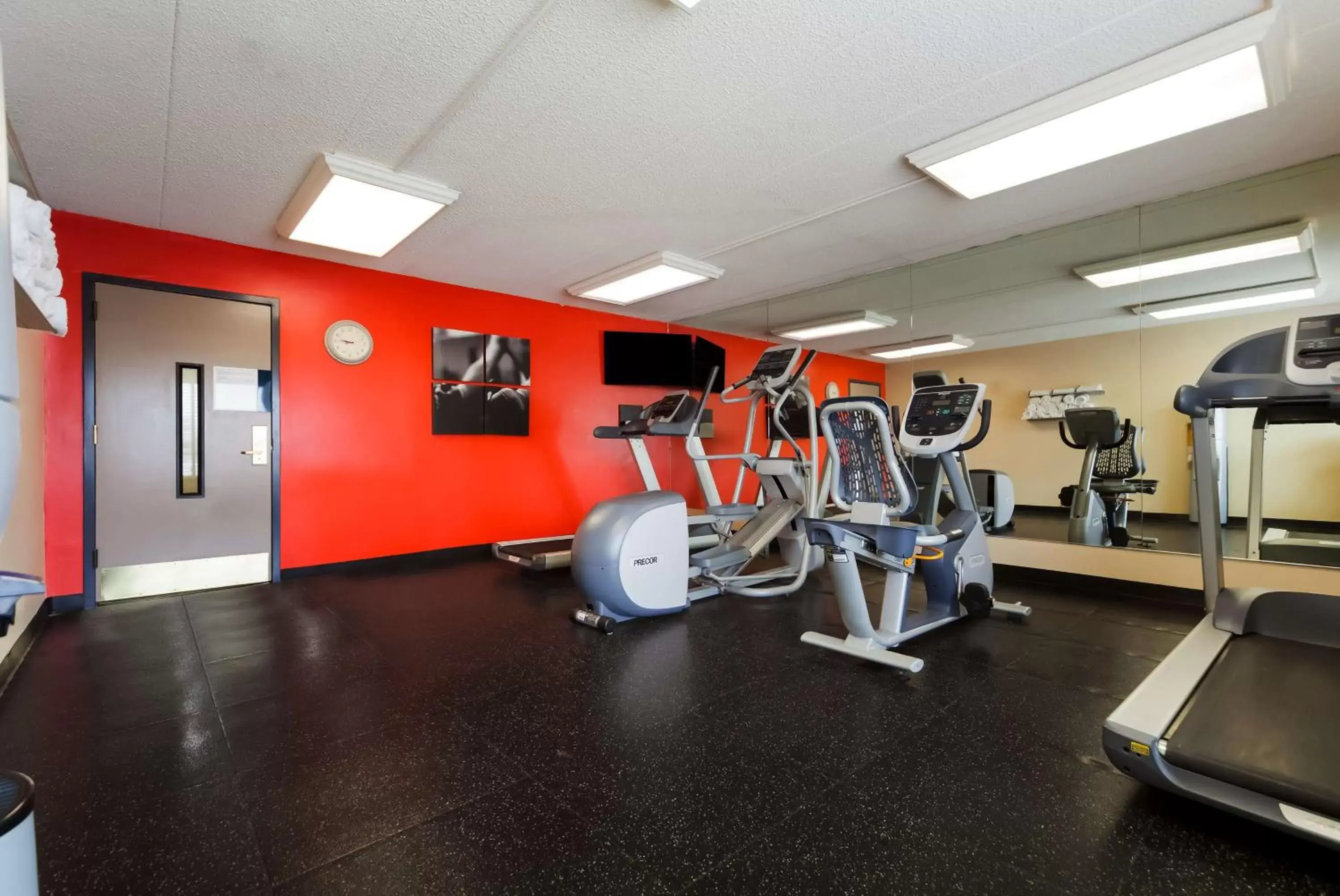 Fitness centre/facilities, Fitness Center/Facilities in Country Inn & Suites by Radisson, Lincoln Airport, NE
