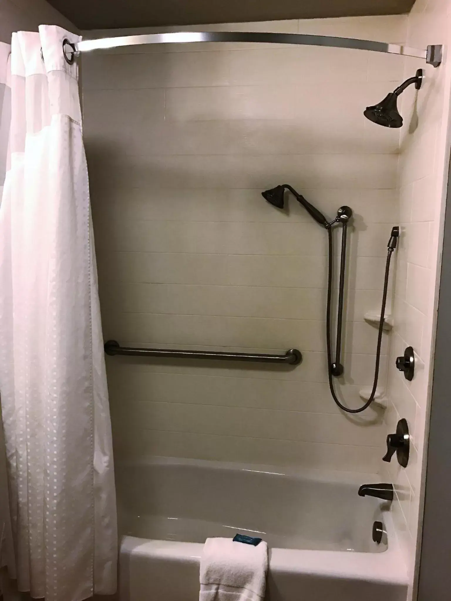 Photo of the whole room, Bathroom in Holiday Inn Express & Suites Perry-National Fairground Area, an IHG Hotel