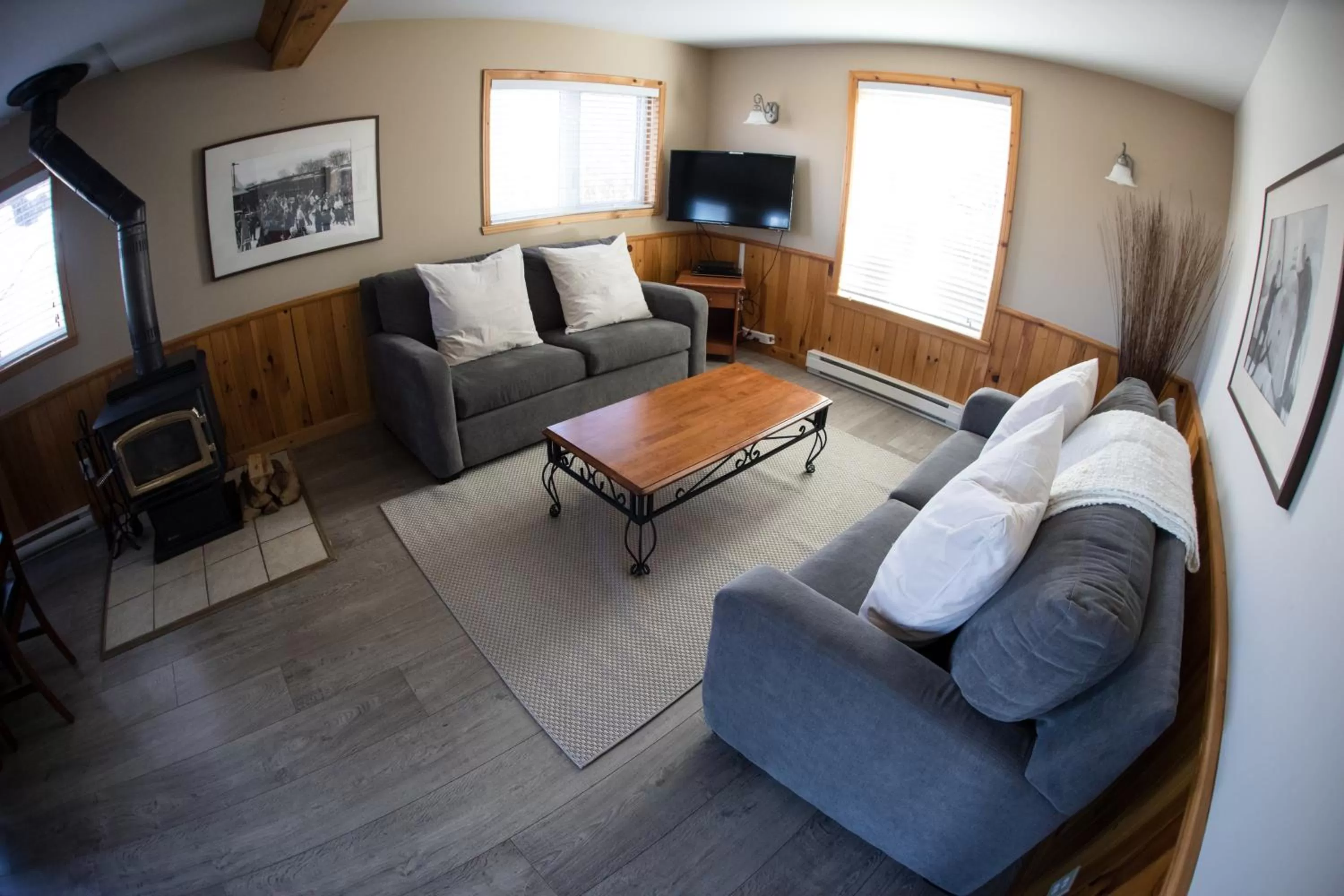 Seating Area in Le Montagnard, Auberge Hôtel & Chalets