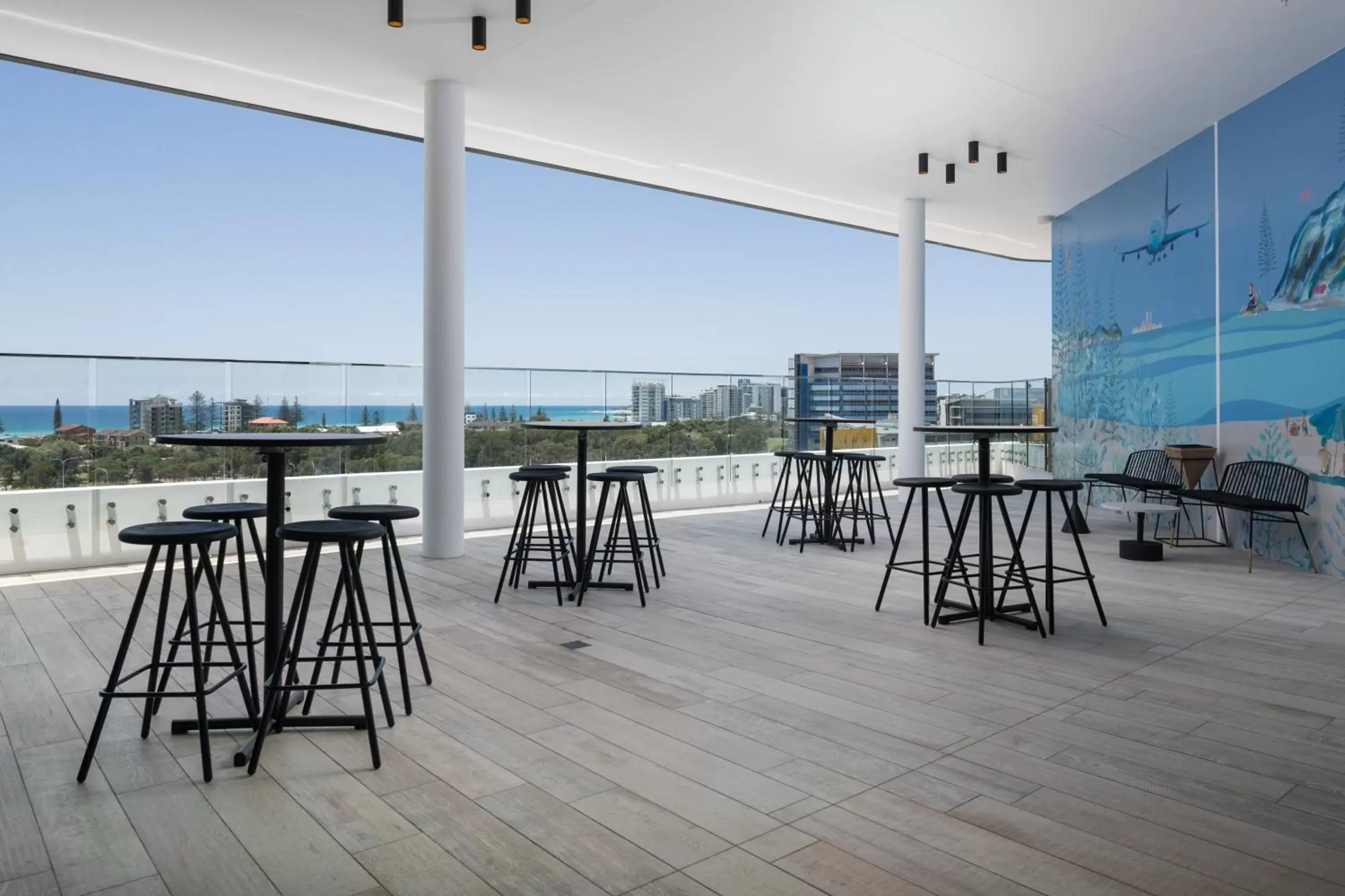 Lounge or bar in Rydges Gold Coast Airport Lounge or bar in Rydges Gold Coast Airport