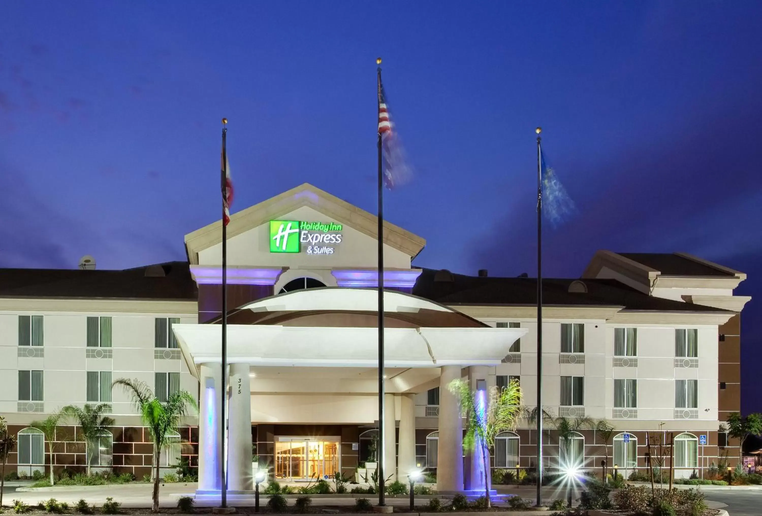 Property building in Holiday Inn Express & Suites Dinuba West, an IHG Hotel
