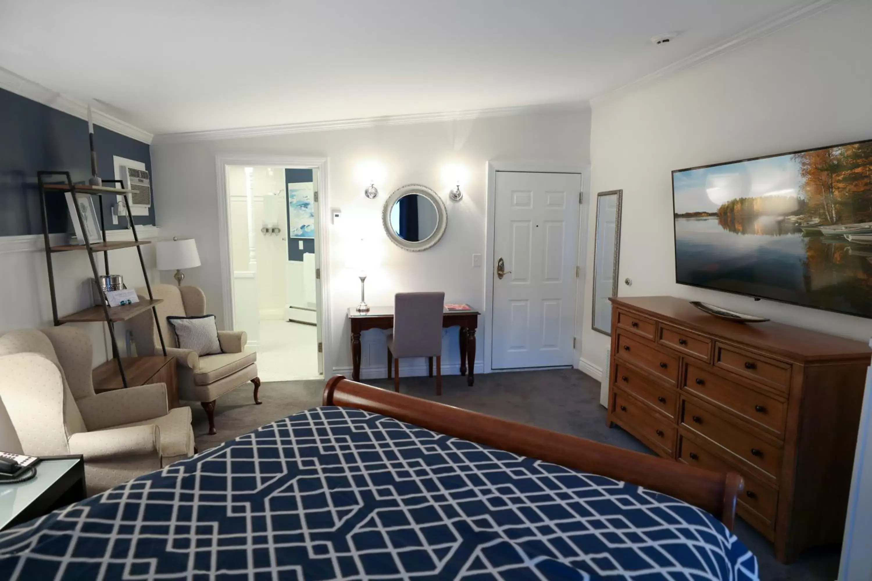 Bedroom in Inn at Taughannock Falls