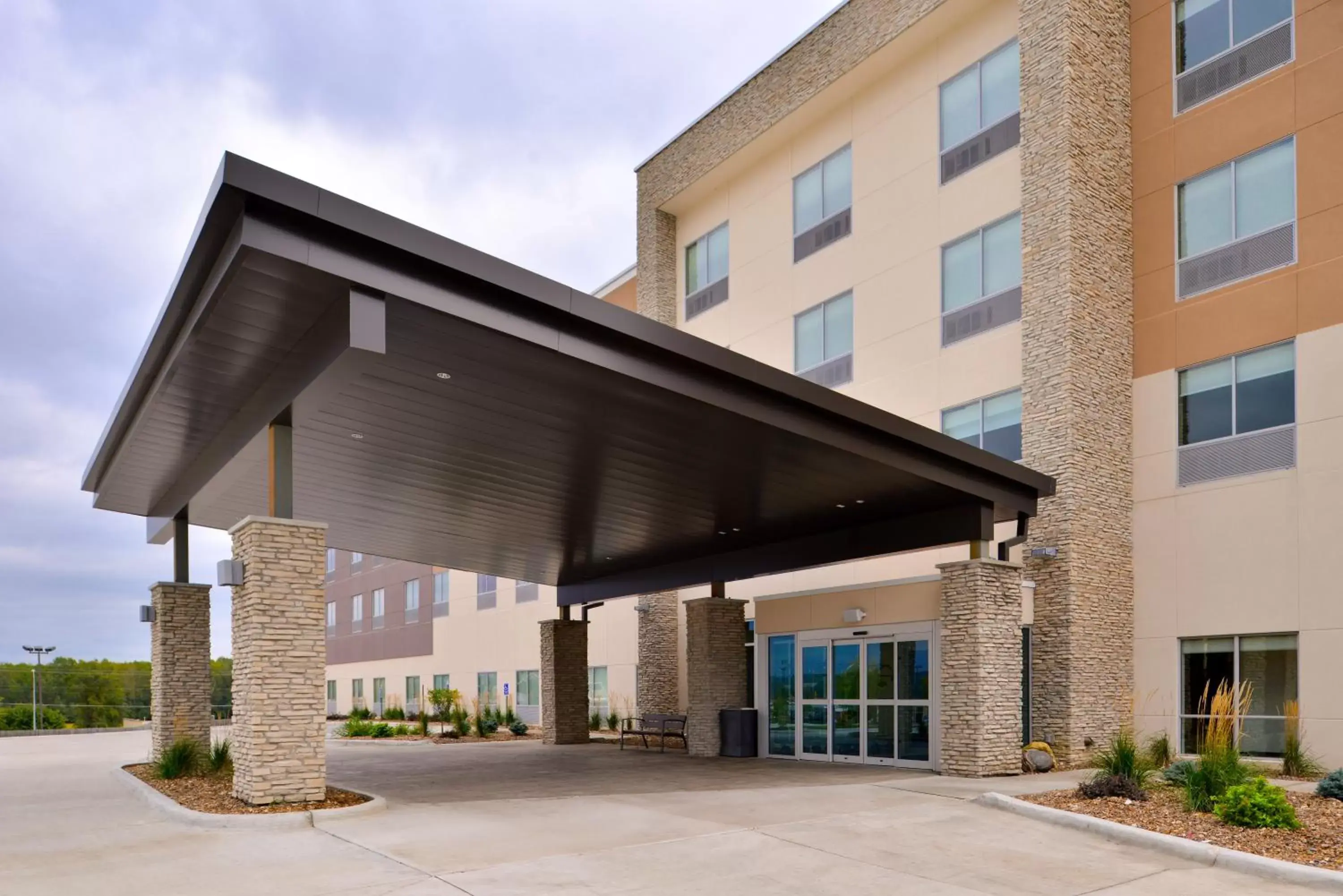 Property Building in Holiday Inn Express & Suites - Ottumwa, an IHG Hotel