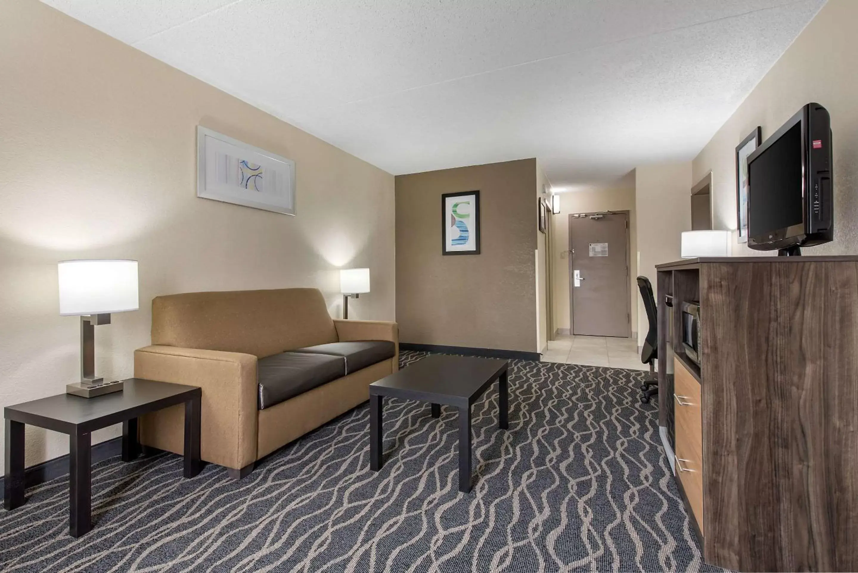 Photo of the whole room, Seating Area in Quality Inn & Suites Lafayette I-65