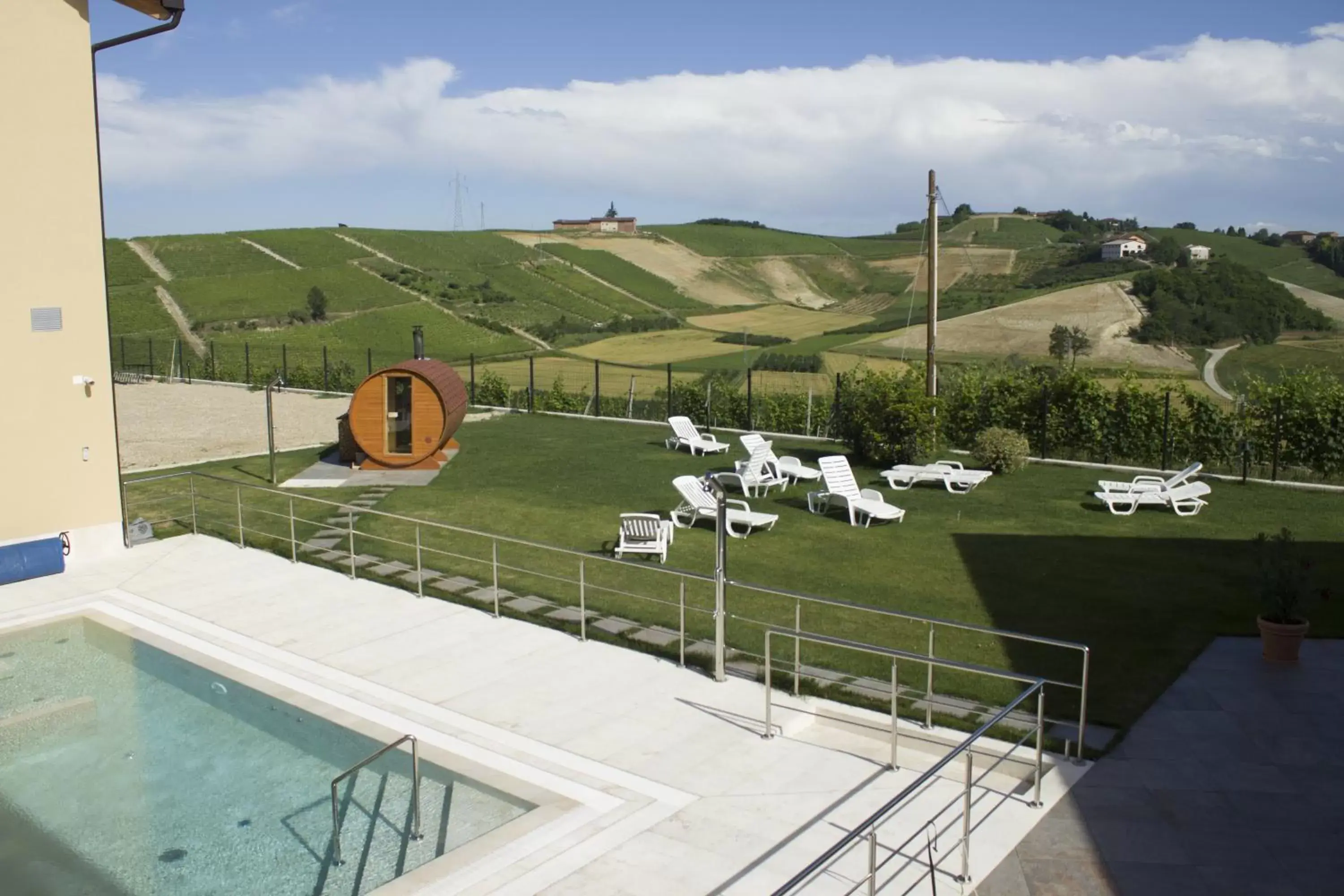 Hot Tub, Garden View in SPA Roero Relax Resort