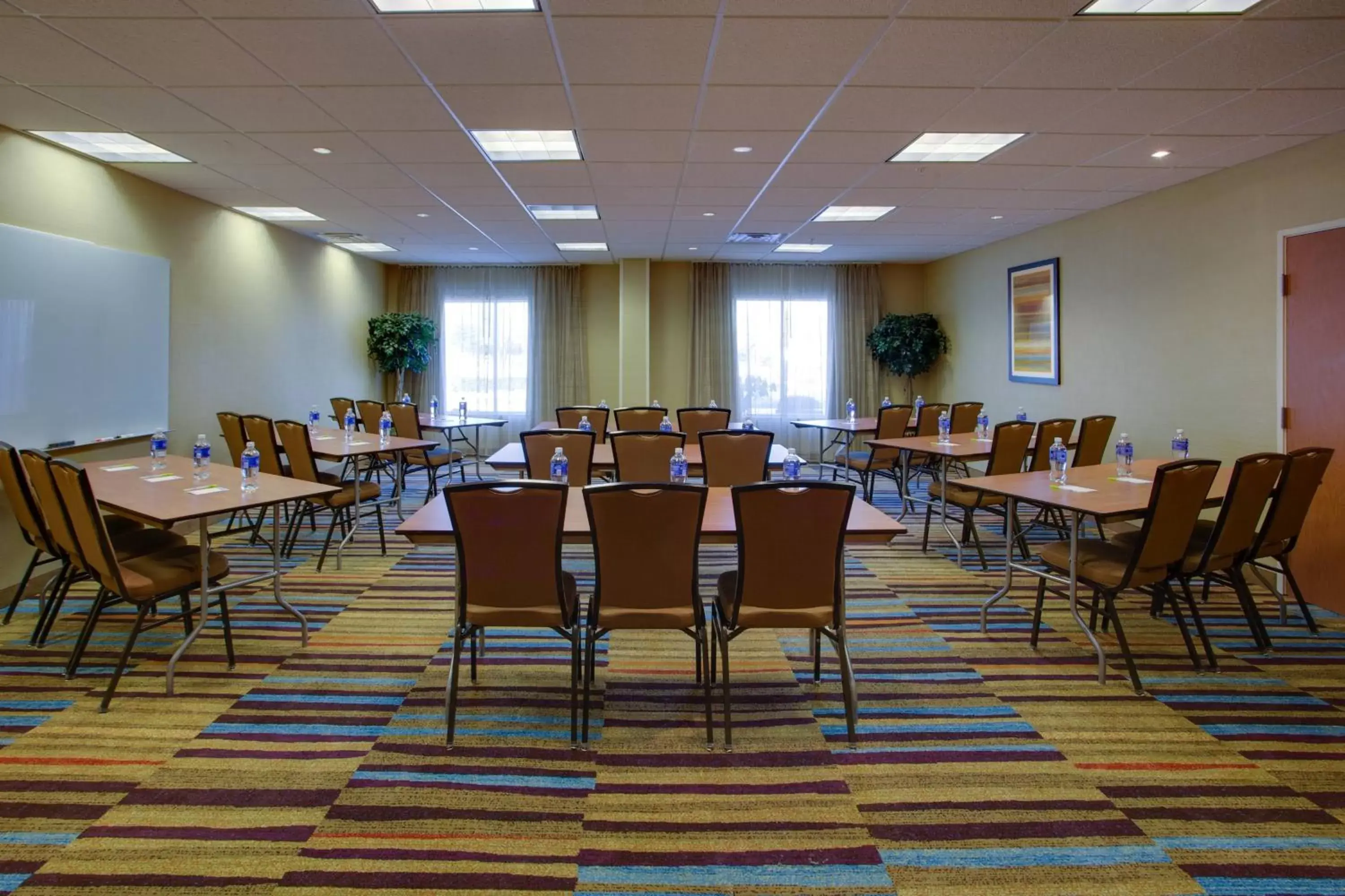 Meeting/conference room in Fairfield Inn & Suites by Marriott Edison - South Plainfield