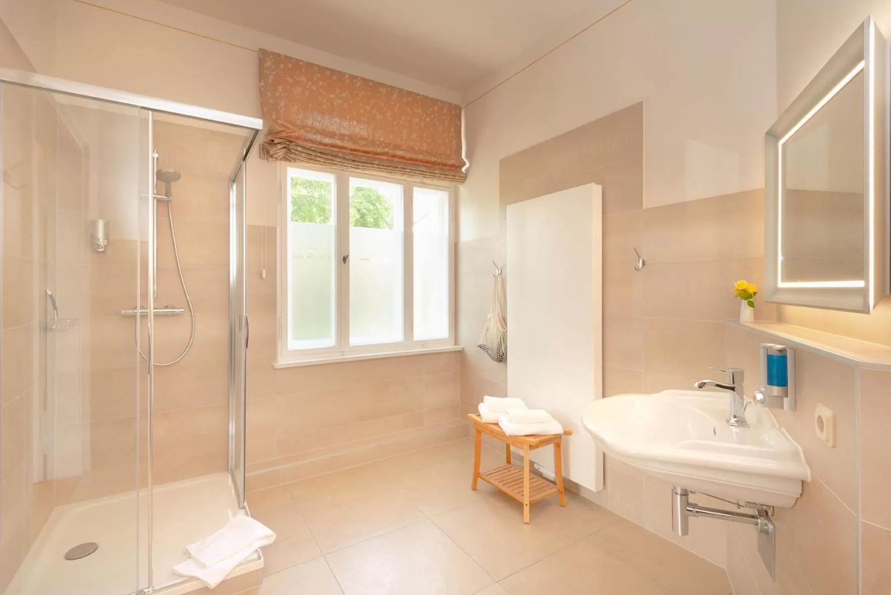 Shower in Villa Antonia