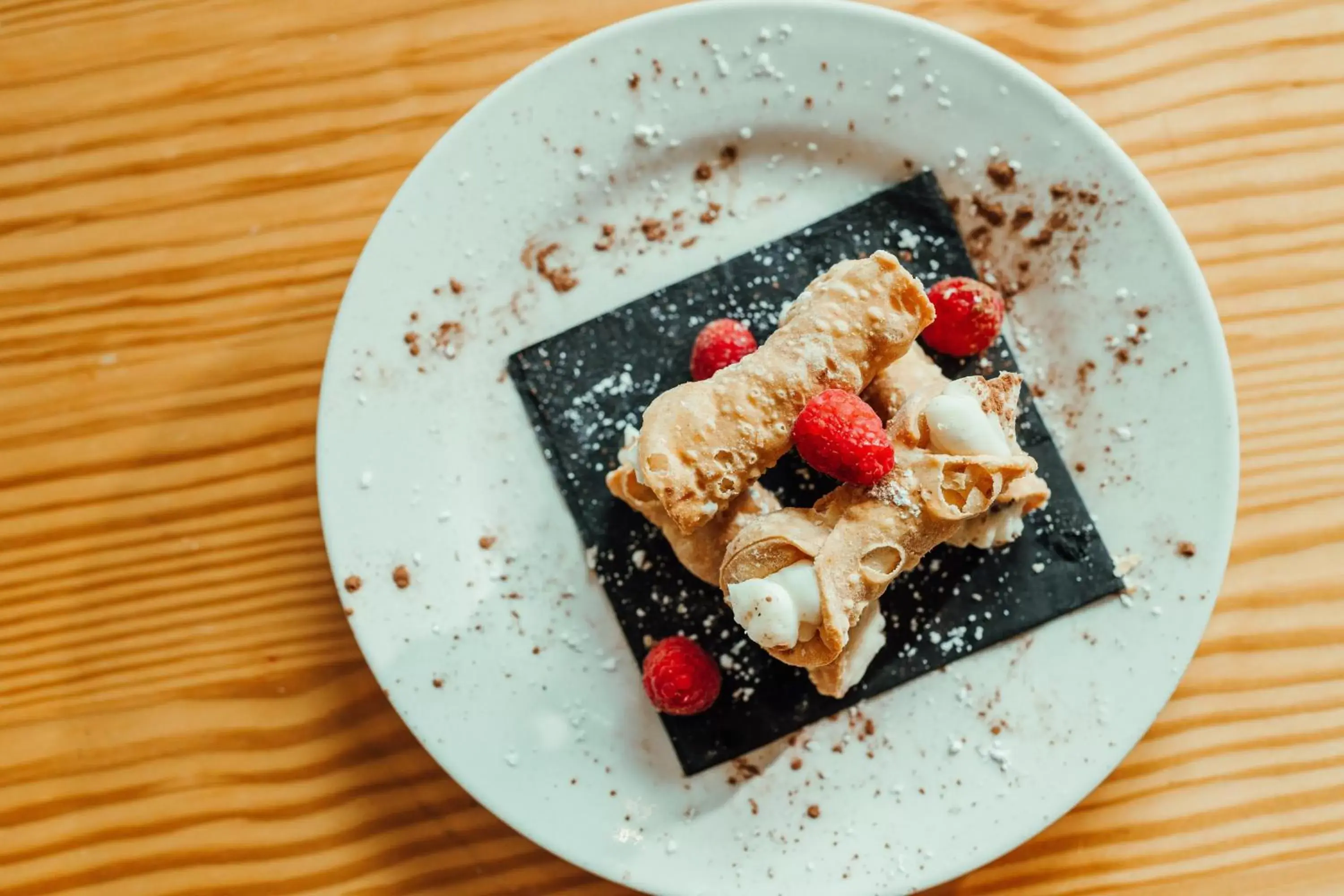 Food and drinks in Hotel Skyler Syracuse, Tapestry Collection by Hilton Food and drinks in Hotel Skyler Syracuse, Tapestry Collection by Hilton