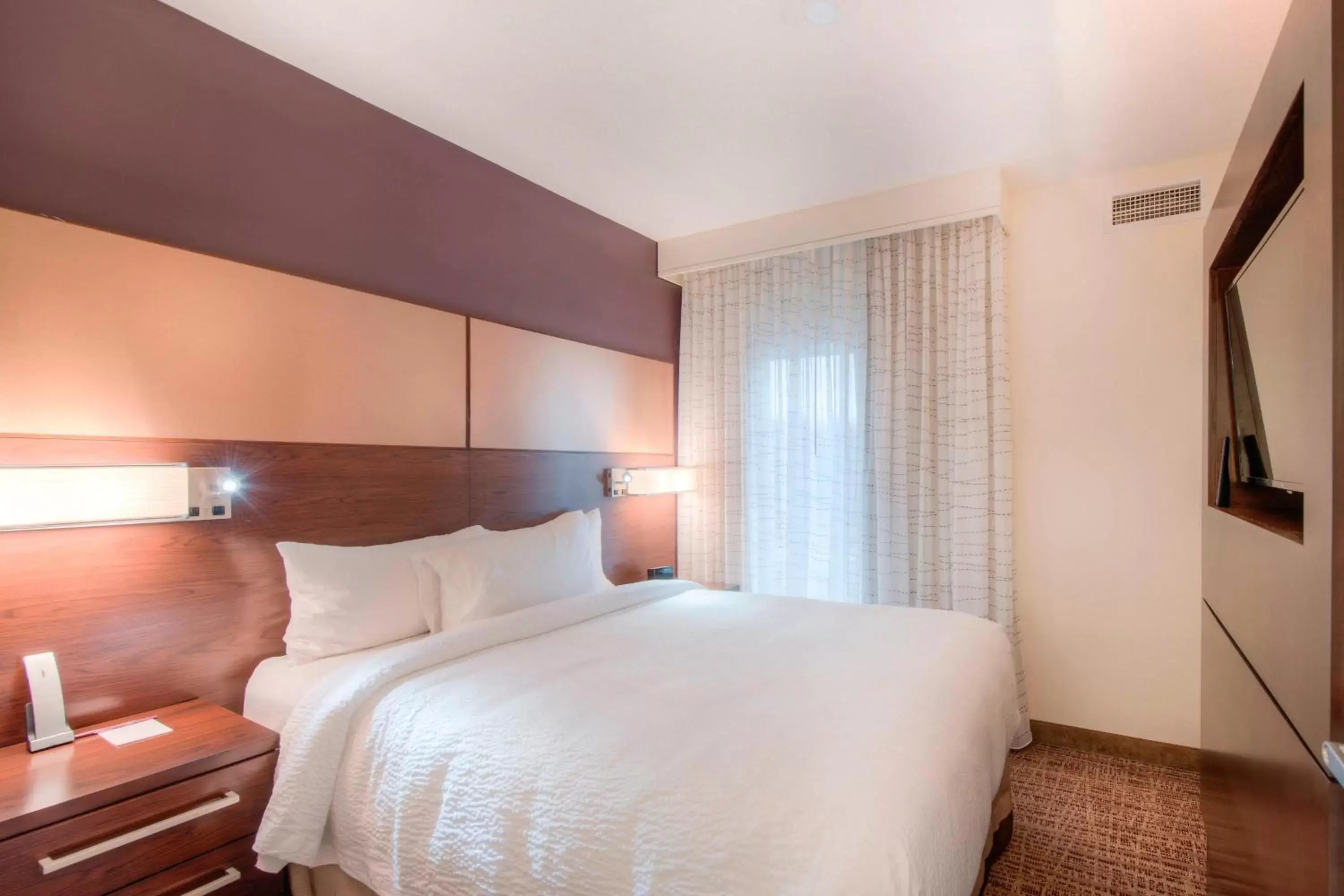 Bedroom, Bed in Residence Inn by Marriott Charlotte Airport