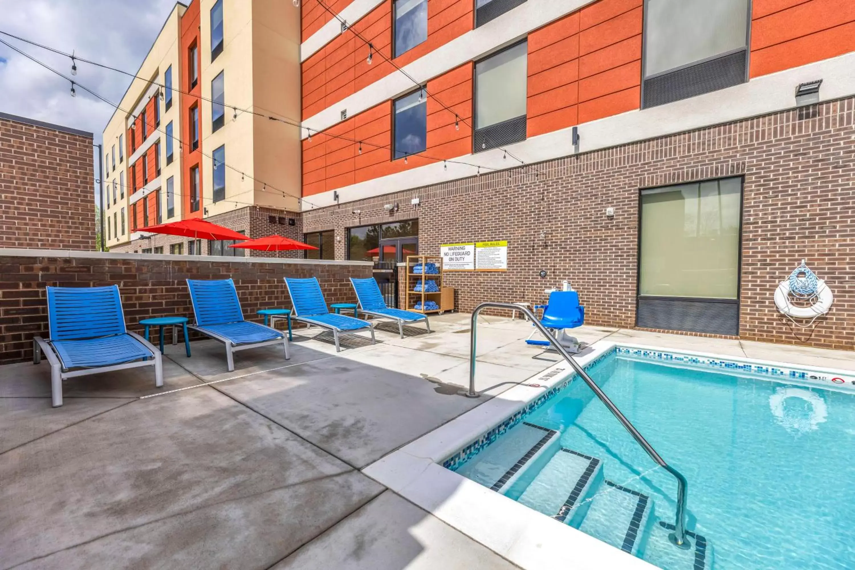 Pool view in Home2 Suites By Hilton Raleigh State Arena Pool view in Home2 Suites By Hilton Raleigh State Arena