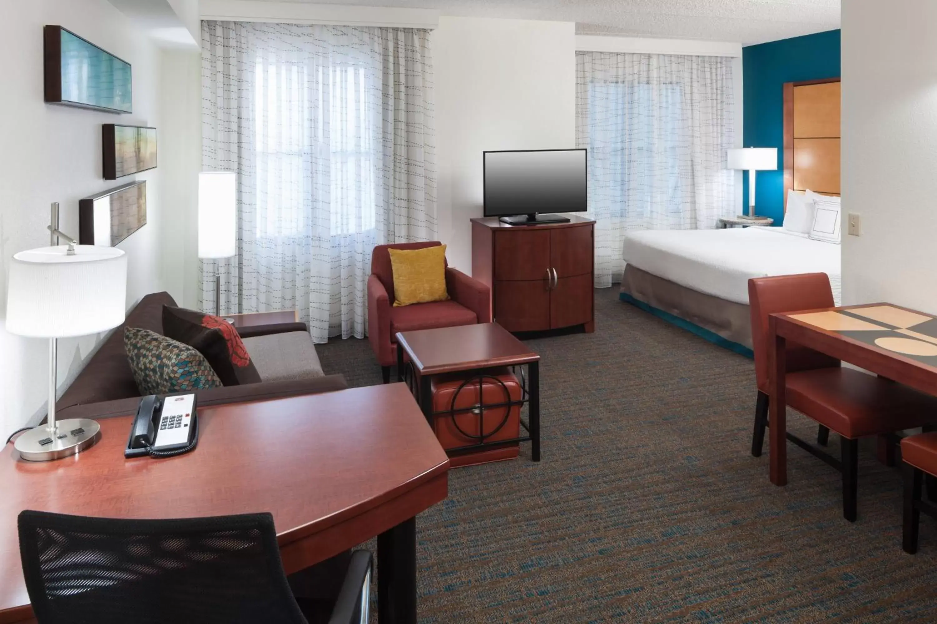 Photo of the whole room, Seating Area in Residence Inn Phoenix North Happy Valley
