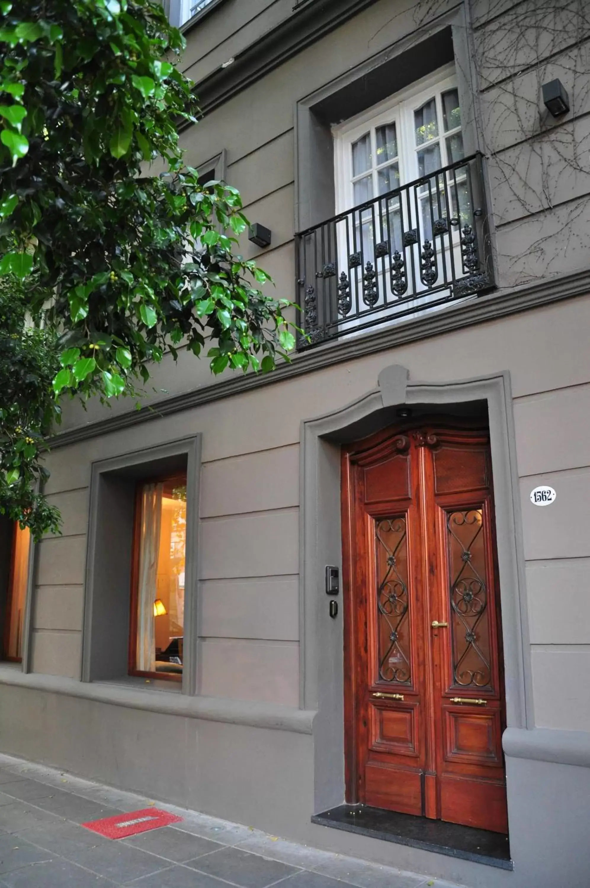 Facade/entrance in BENS L'Hôtel Palermo