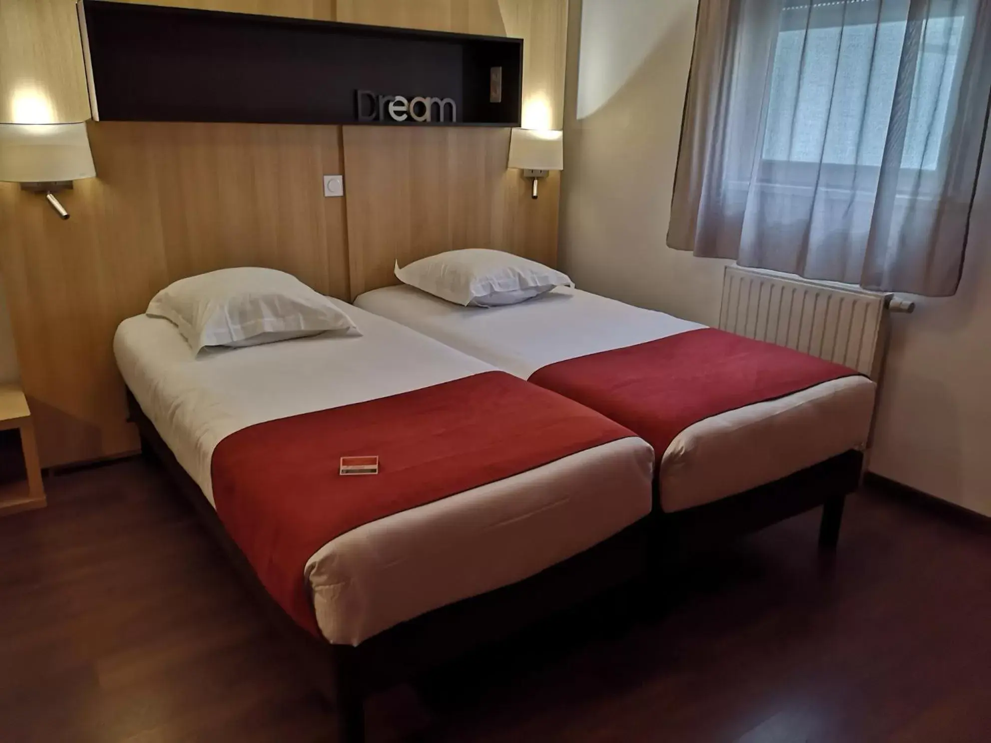Bed in Apparthotel Privilodges Carré de Jaude