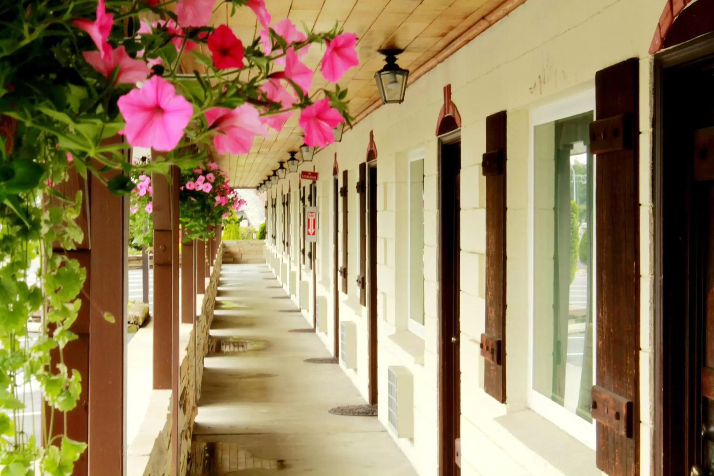 Facade/entrance in Auld Holland Inn Facade/entrance in Auld Holland Inn