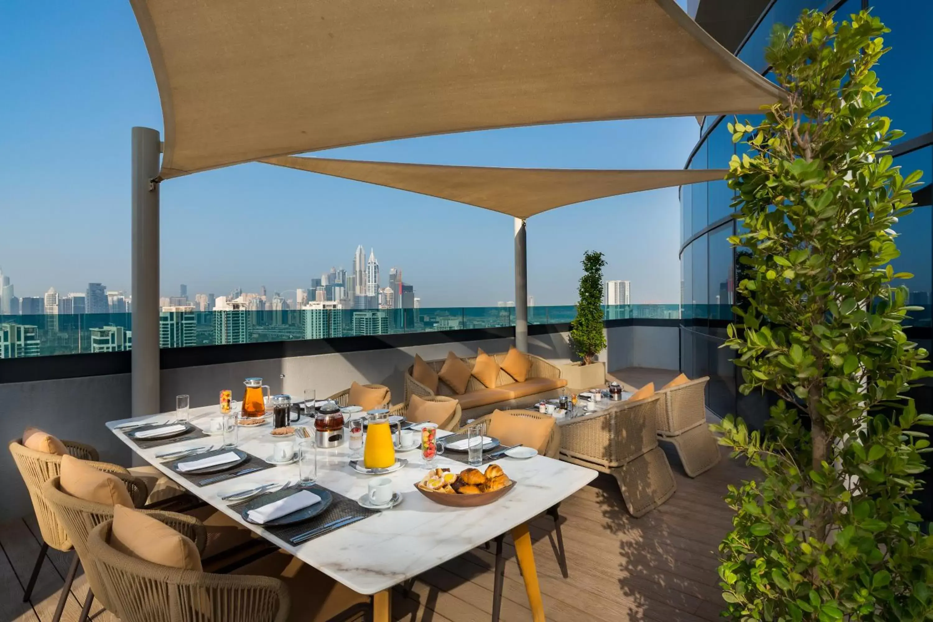 Day, Restaurant/Places to Eat in Millennium Place Barsha Heights Hotel Apartments