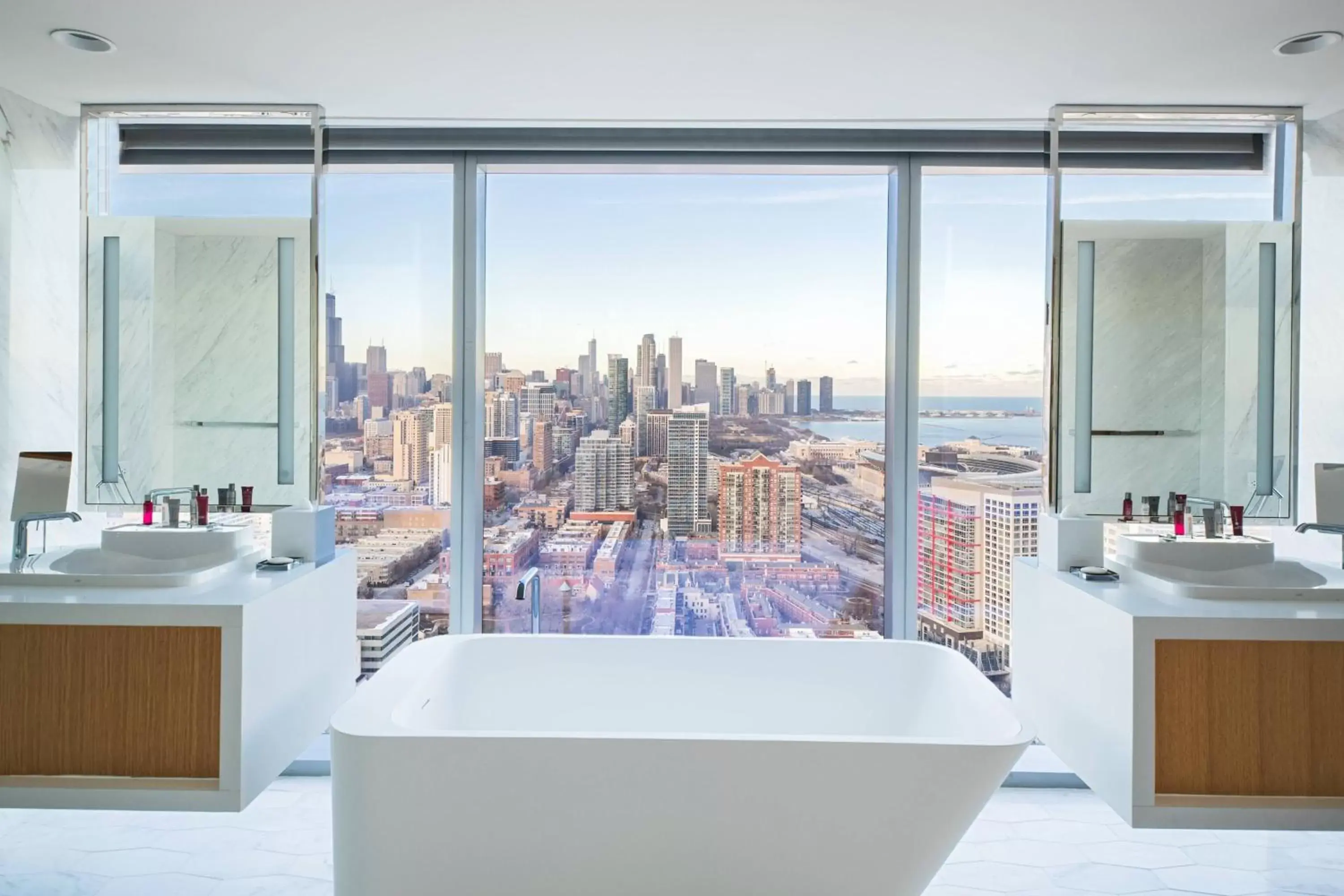 Bathroom in Marriott Marquis Chicago