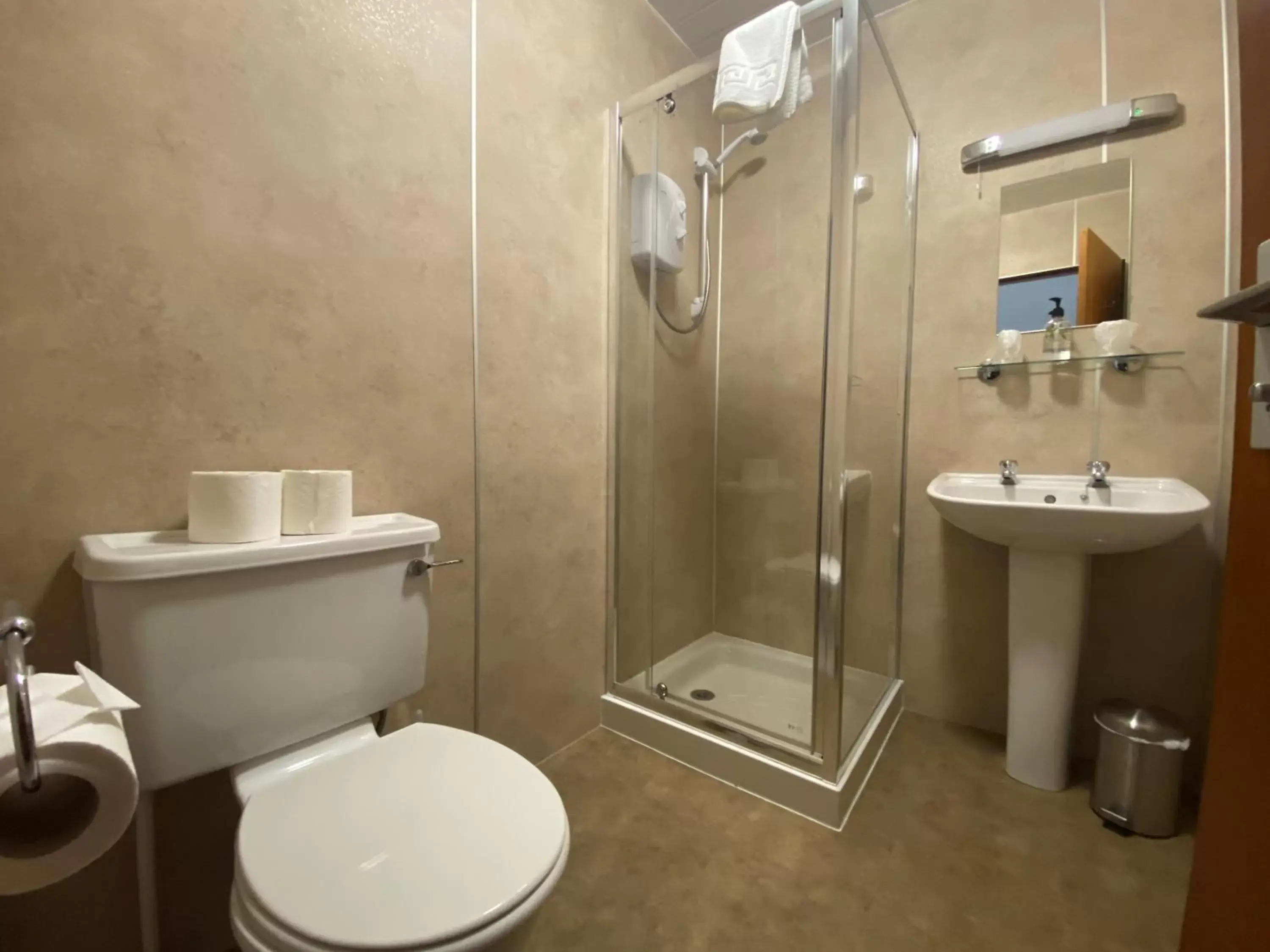 Bathroom in Smithton Hotel
