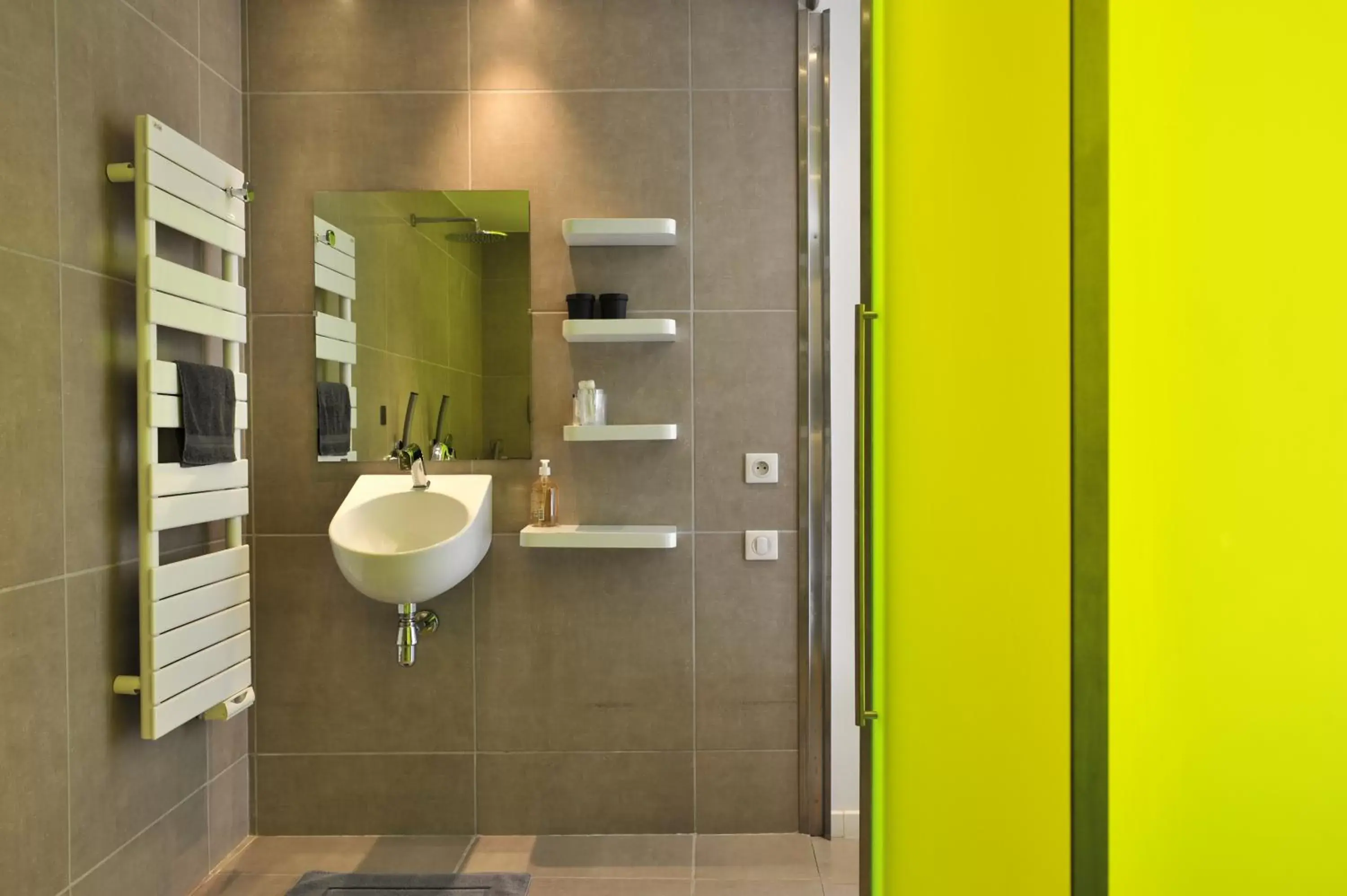 Bathroom in Le Jour et la Nuit, Maison d'hôtes