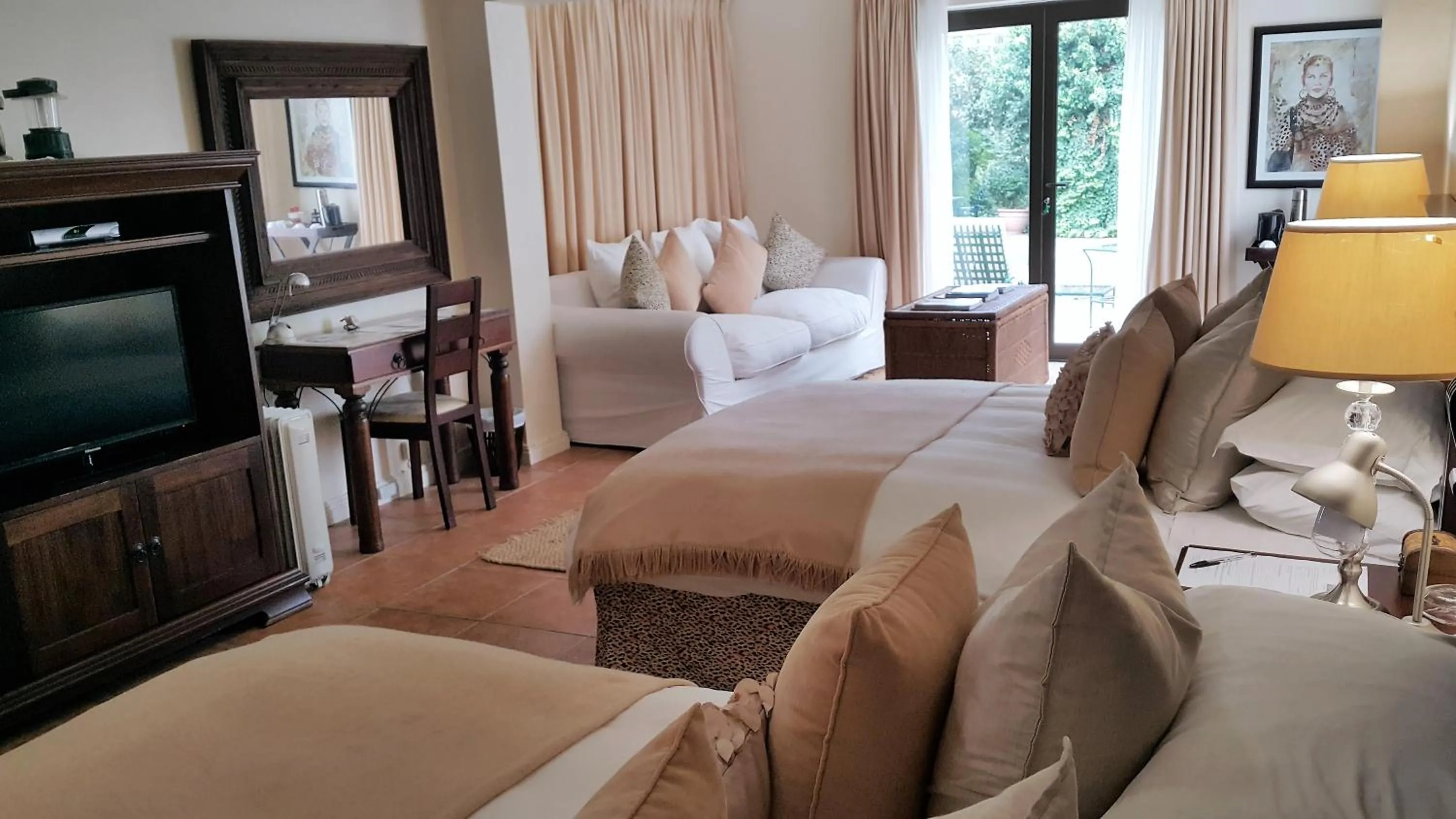 Bedroom, Bed in Riversong Guest House