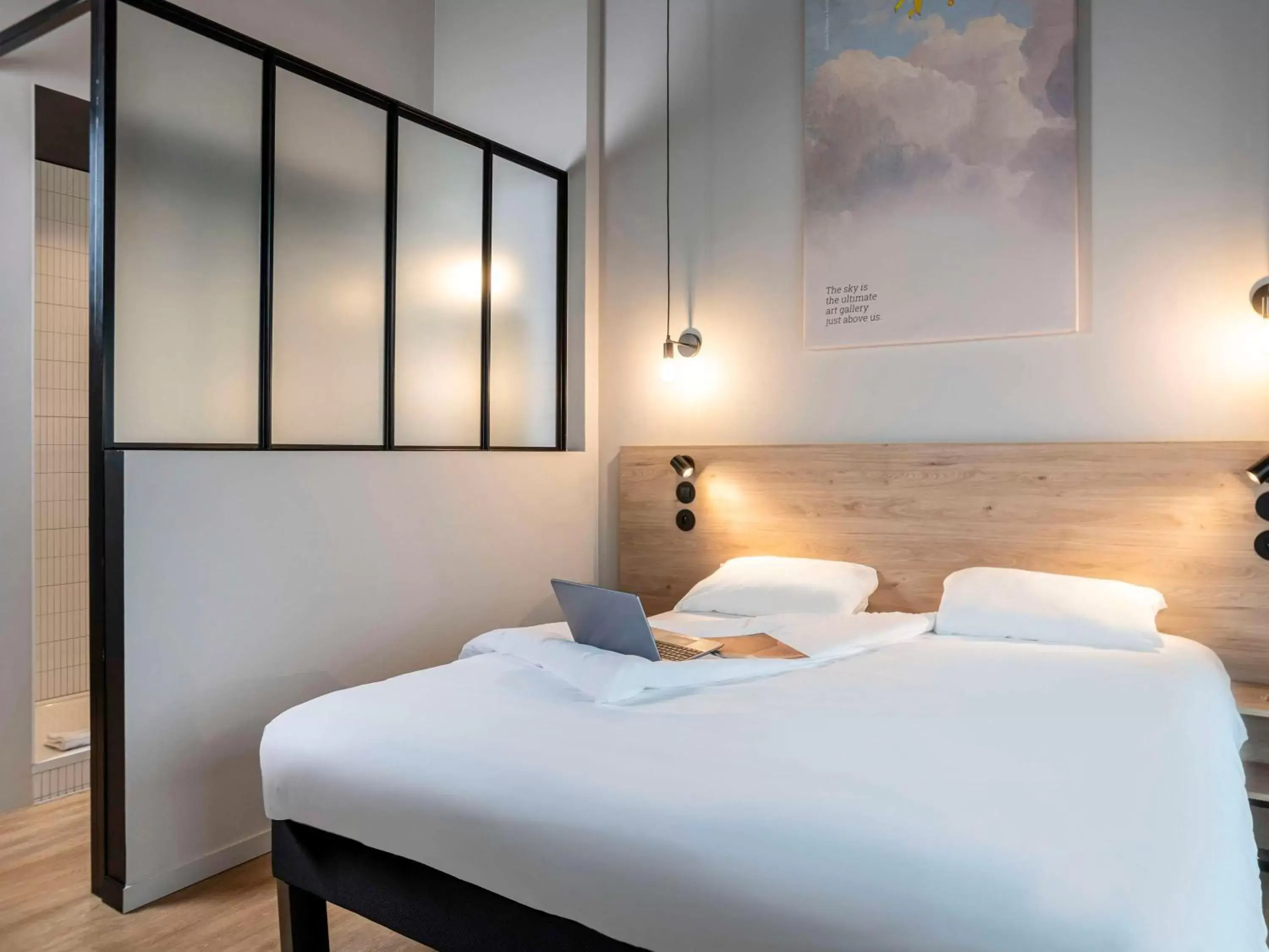 Bedroom, Bed in ibis Styles Namur