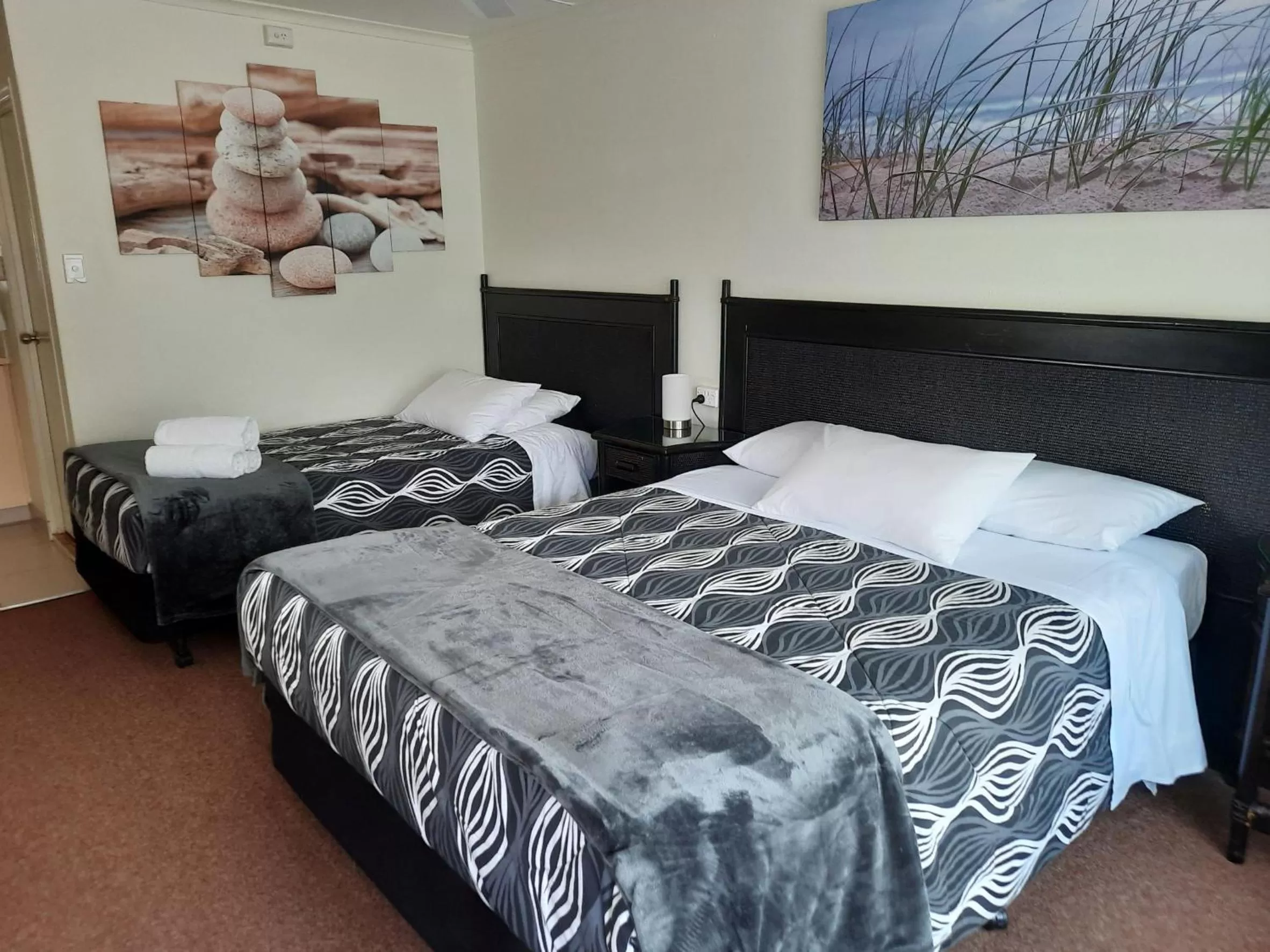 Bed in Flying Spur Motel