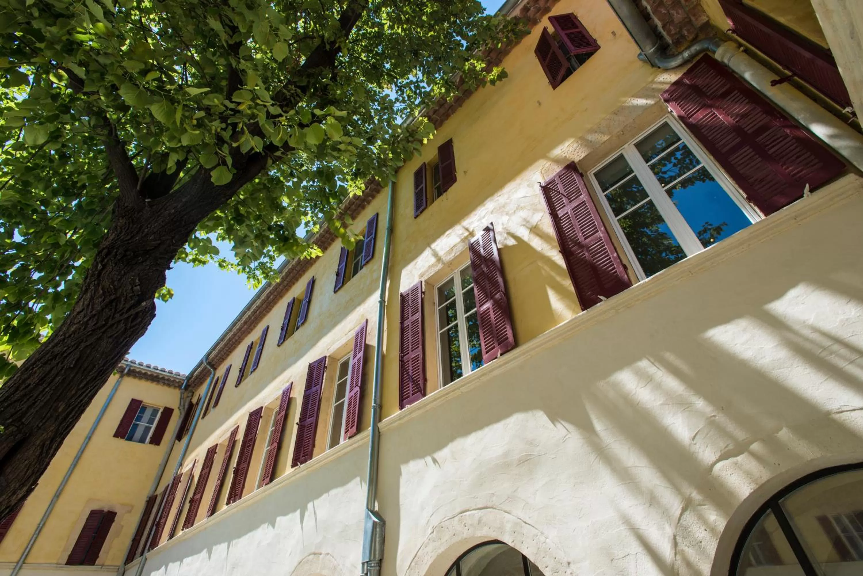 Facade/entrance in Hôtel & Spa Jules César Arles - MGallery Hotel Collection