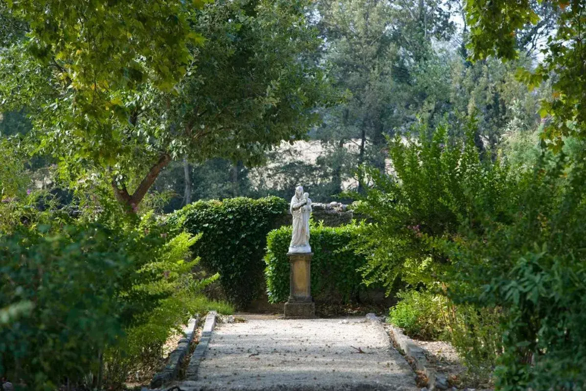 Garden in Le Domaine Du Colombier
