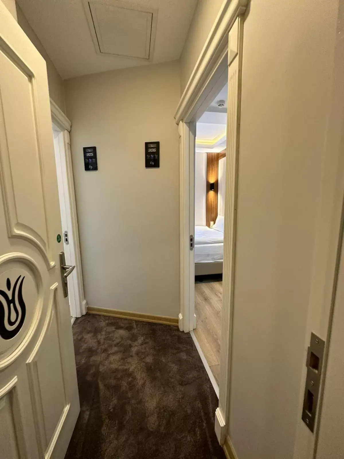 Photo of the whole room, Bathroom in Hotel Black Tulip
