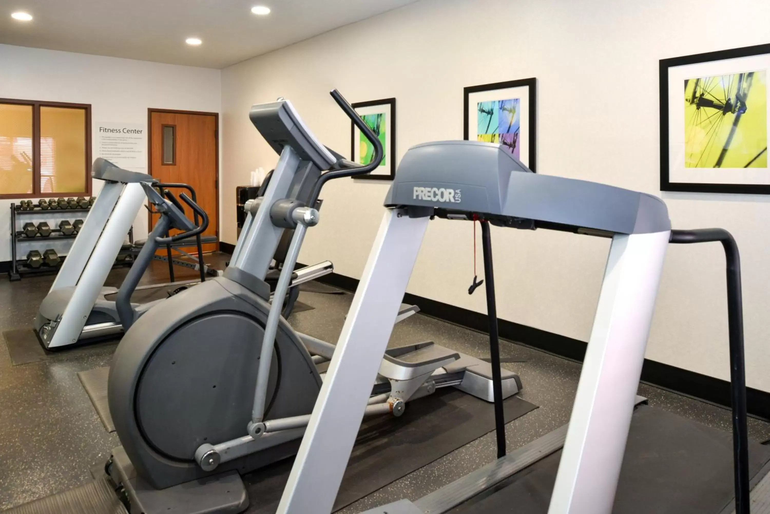 Fitness centre/facilities, Fitness Center/Facilities in Holiday Inn Express Hotel & Suites Omaha West, an IHG Hotel