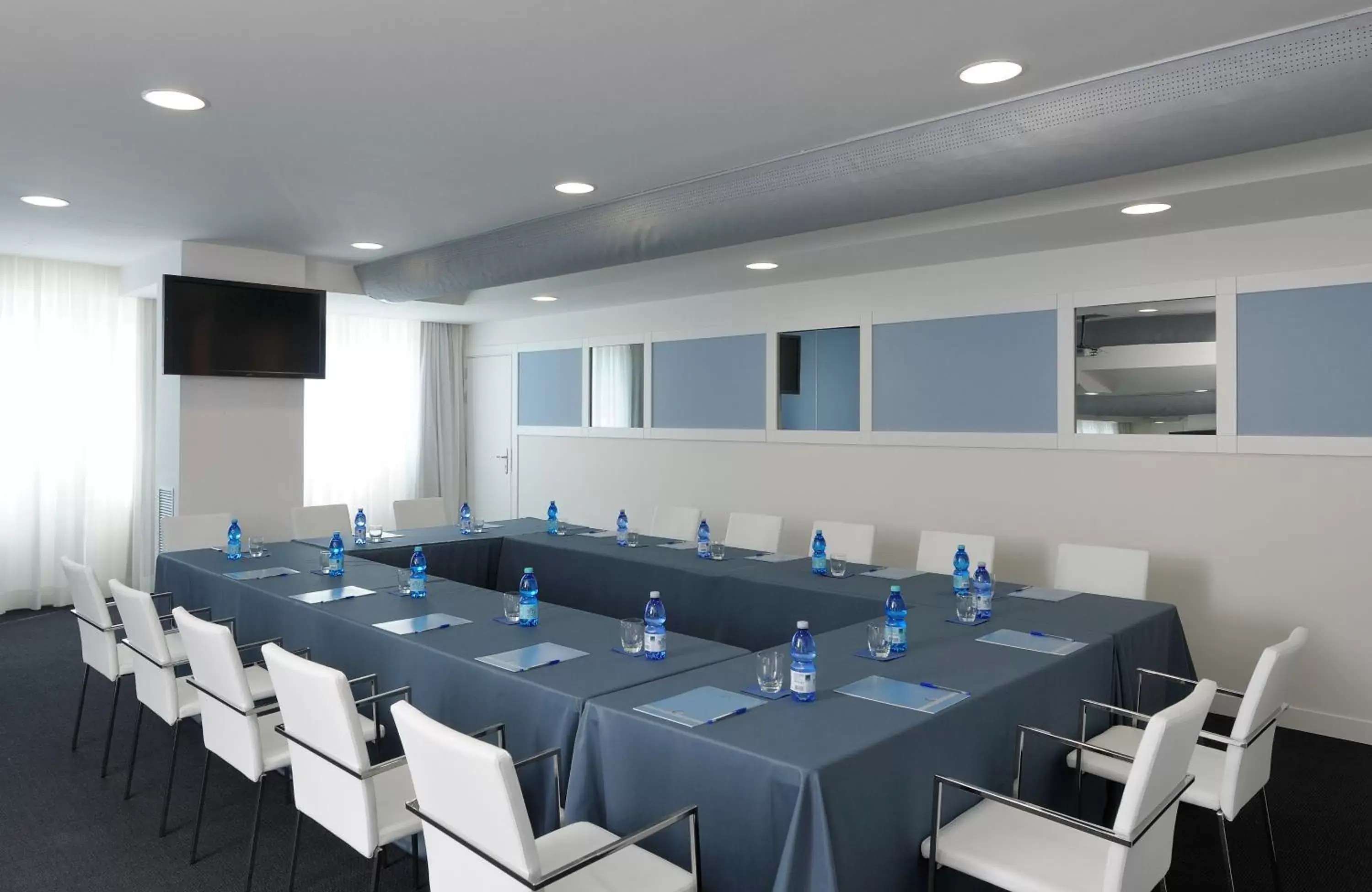 Business facilities in Hotel Caravel